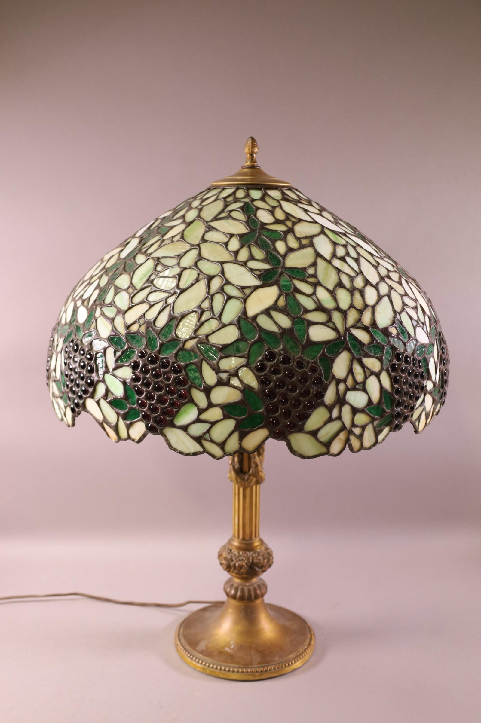 WILLIAMSON LEADED GLASS TABLE LAMP (1 of 7)
