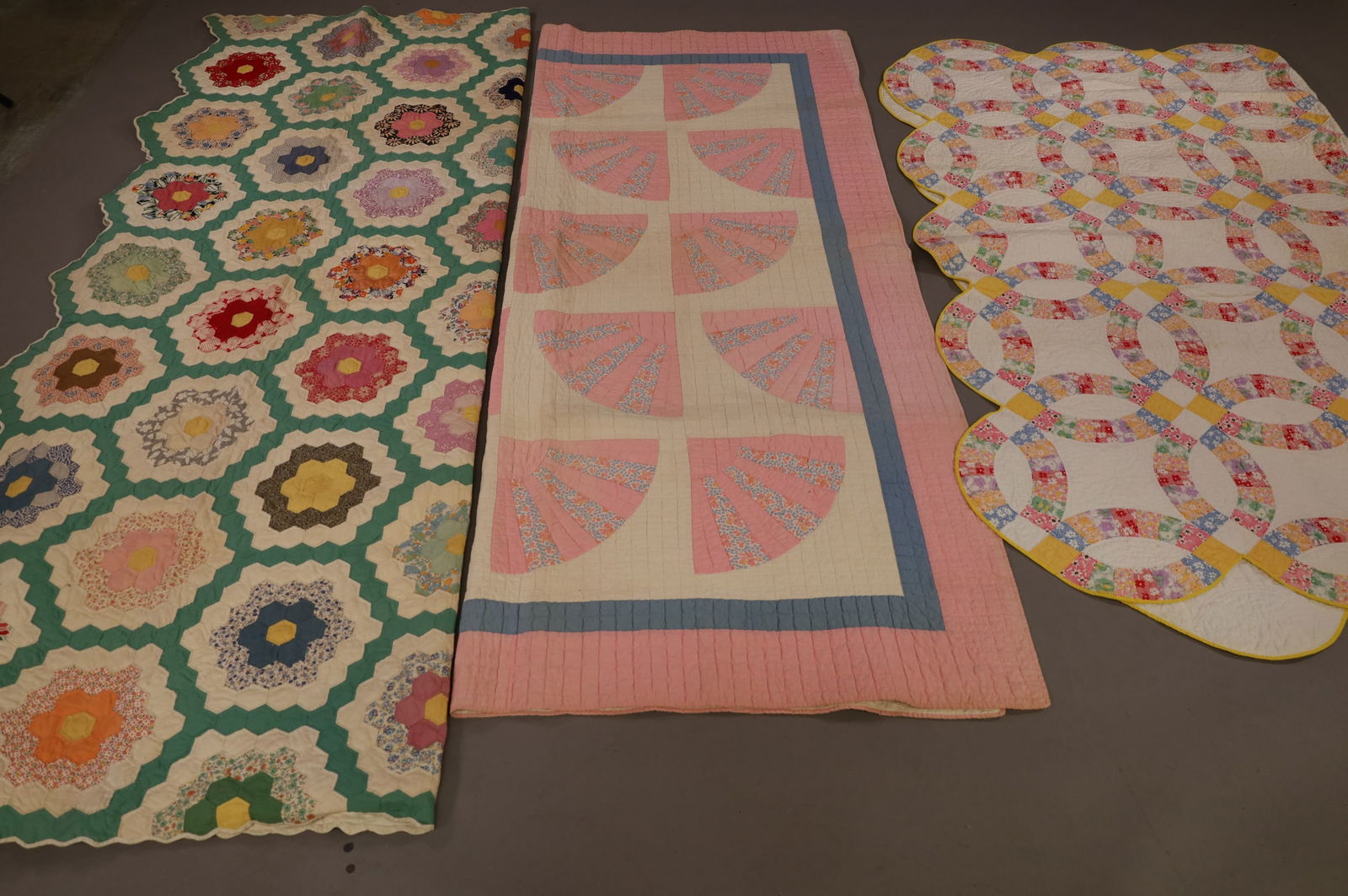 3 ANTIQUE QUILTS (1 of 4)