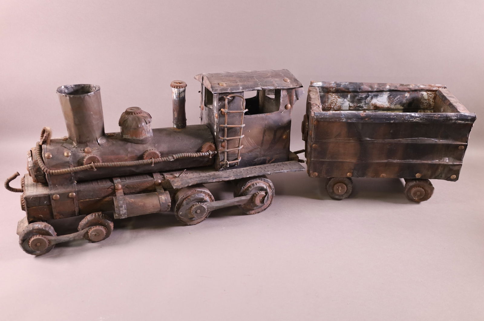 FOLK ART METAL TRAIN (1 of 3)
