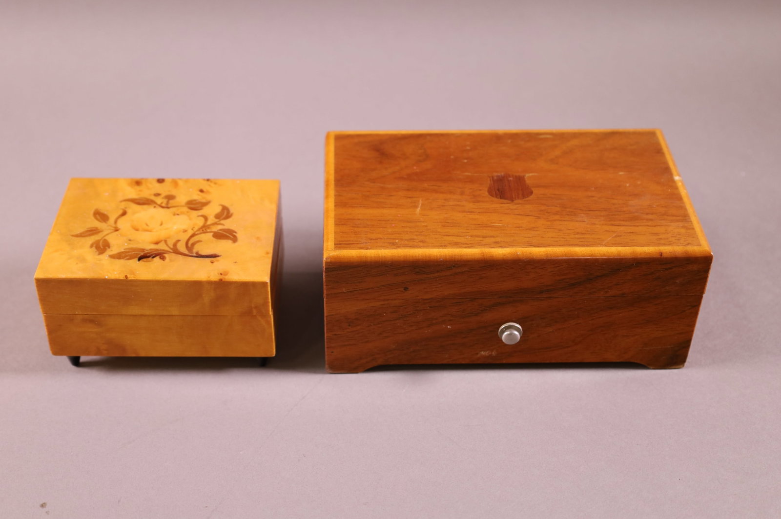 2 MUSICAL DRESSER BOXES (1 of 3)