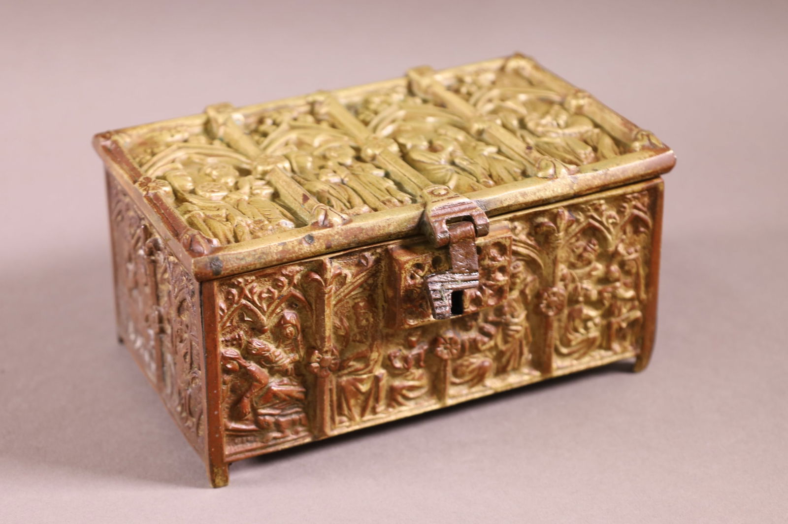 BRONZE GOTHIC STYLE DRESSER BOX (1 of 4)