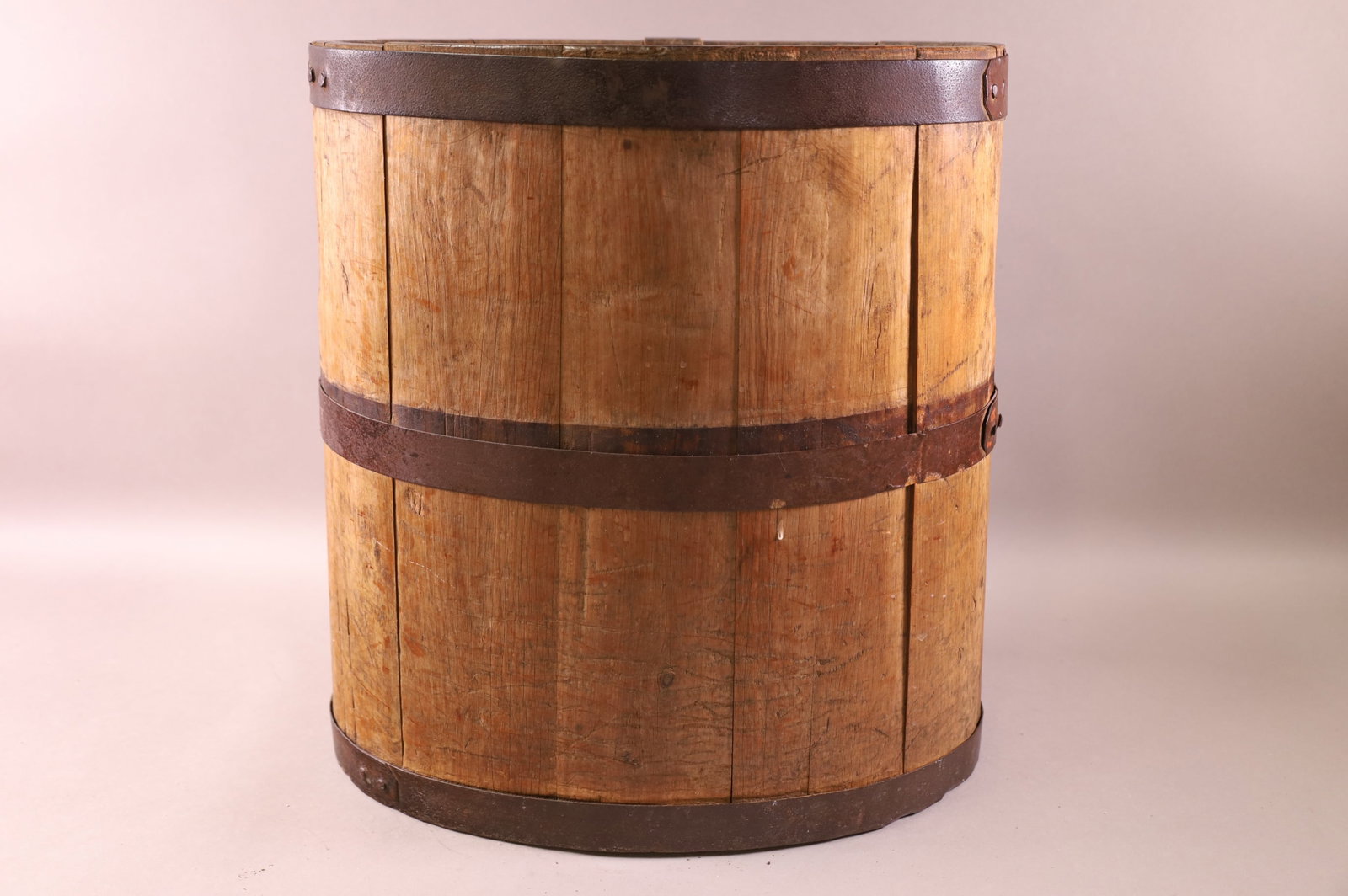 PRIMITIVE IRON STRAPPED OVAL BARREL (1 of 3)