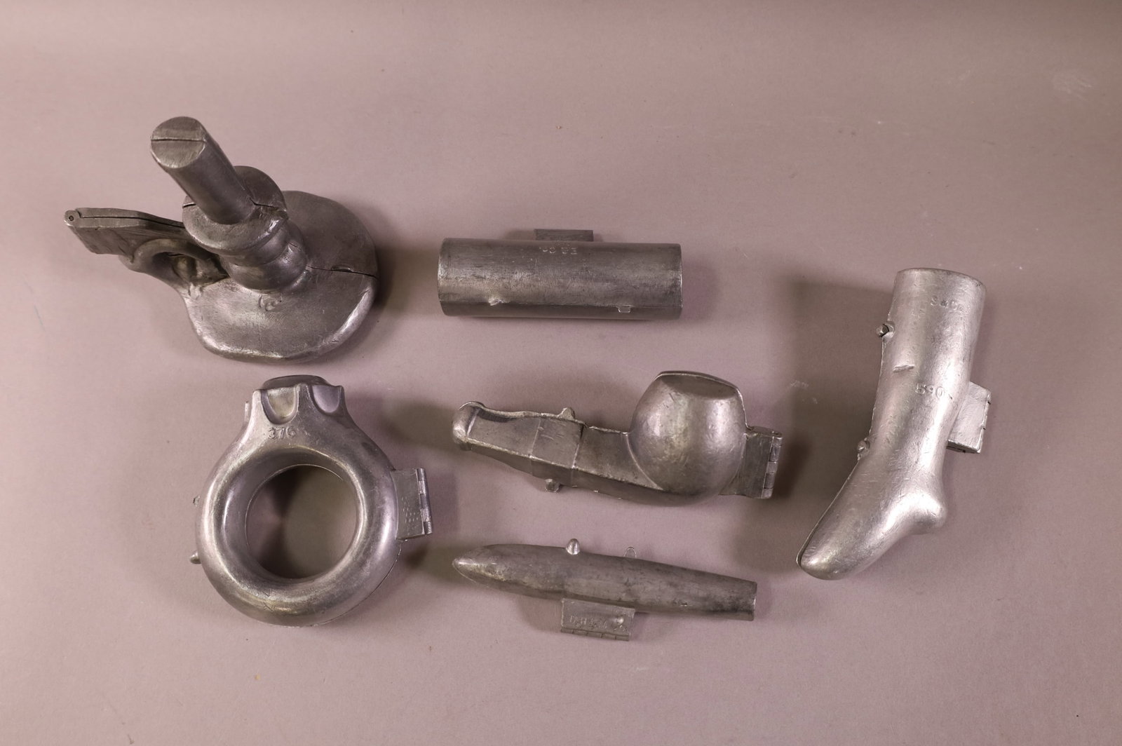 6 ICE CREAM MOLDS (1 of 2)