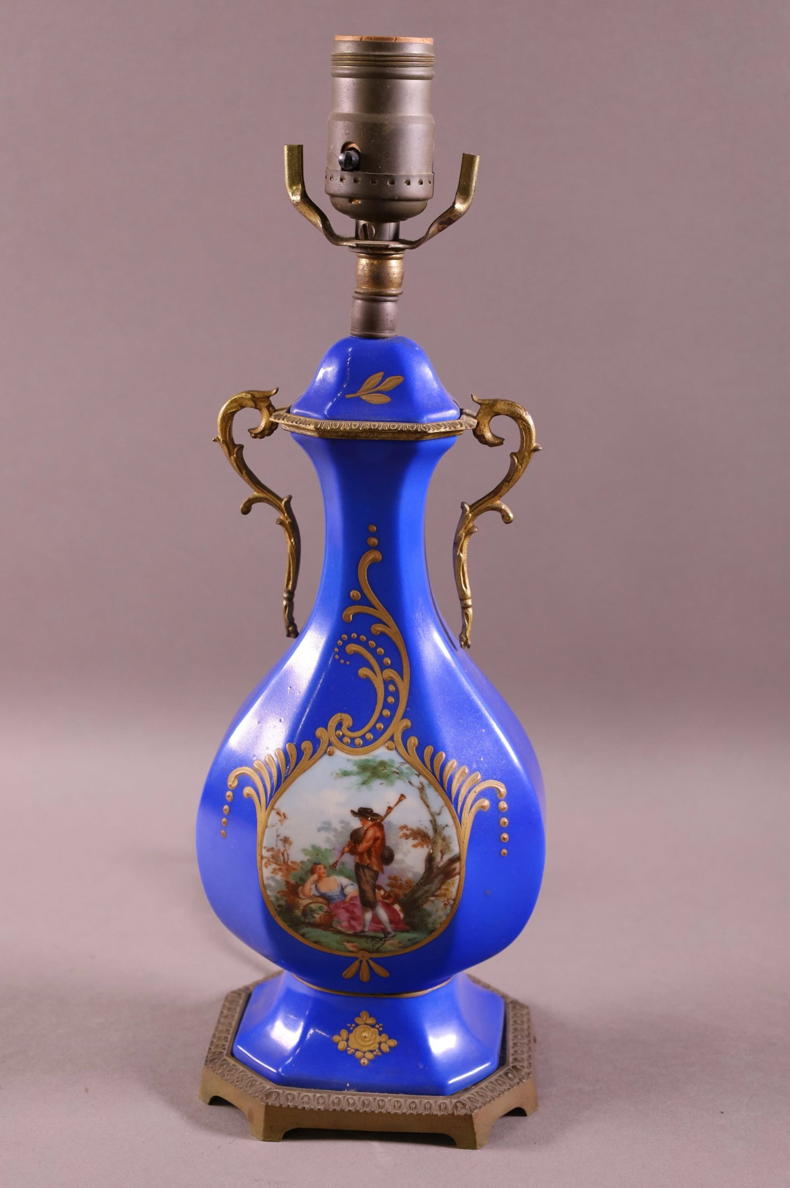 FRENCH PORCELAIN TABLE LAMP (1 of 4)