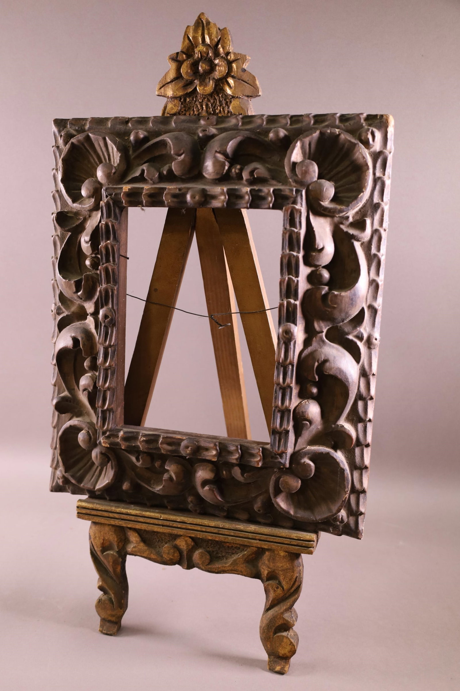 CARVED WOOD PICTURE FRAME & EASEL (1 of 3)