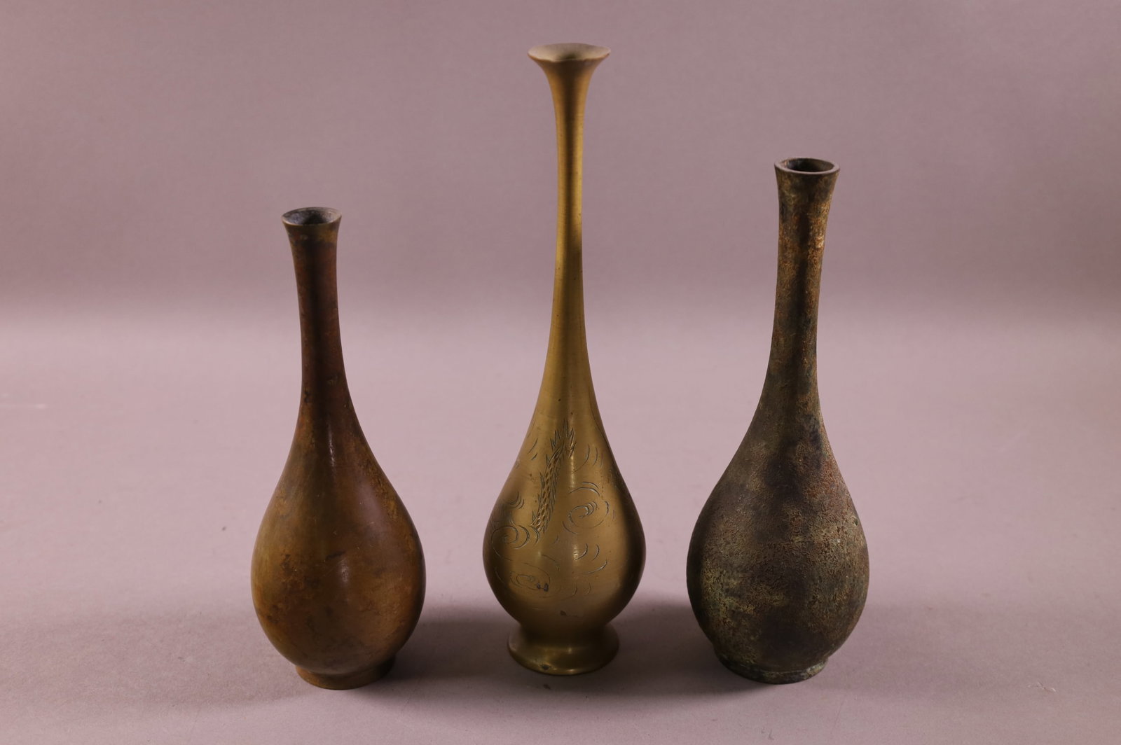 3 JAPANESE VASES (1 of 4)