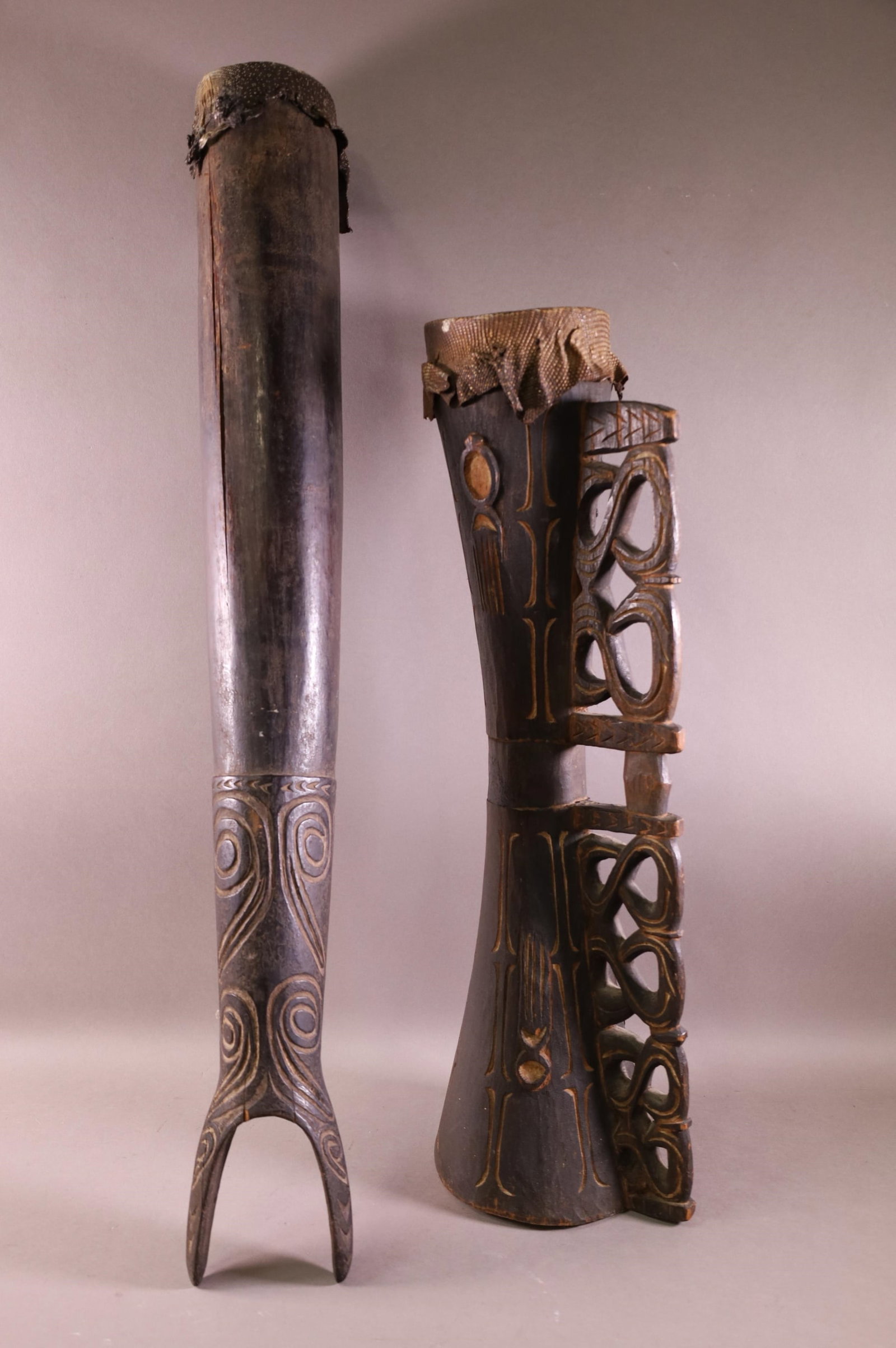 2 CARVED WOOD AFRICAN DRUMS (1 of 4)