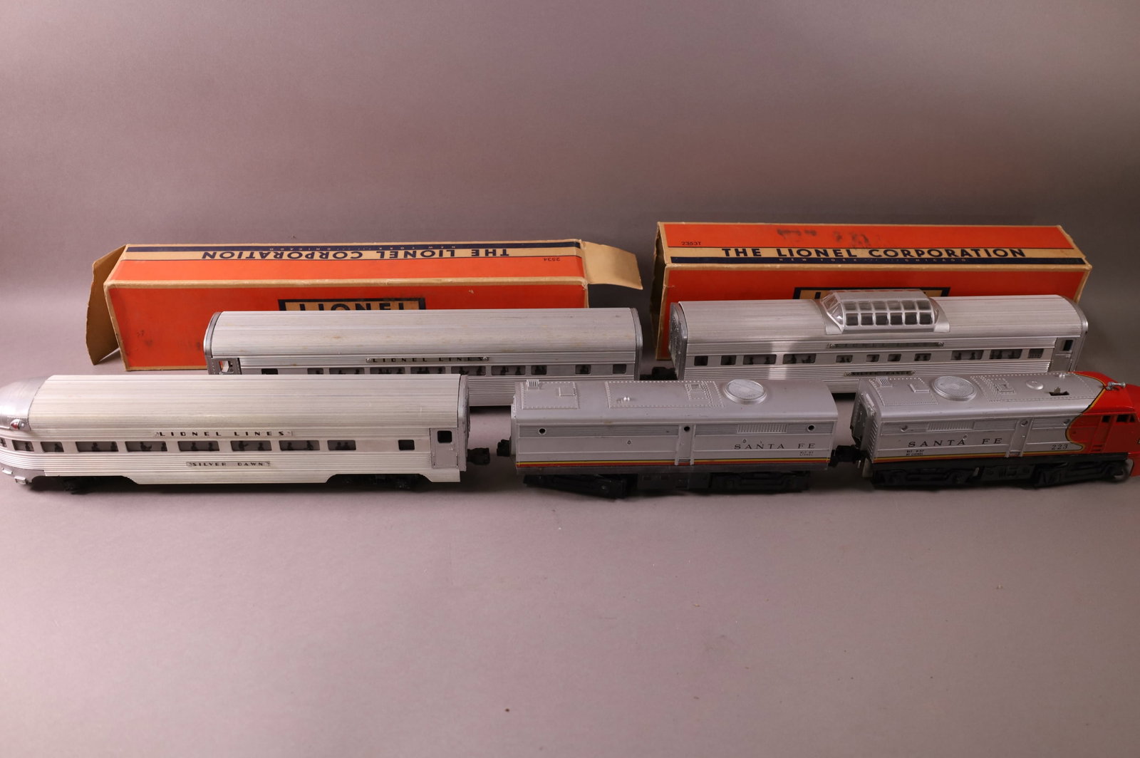 5 PC. LIONEL TRAIN (1 of 10)