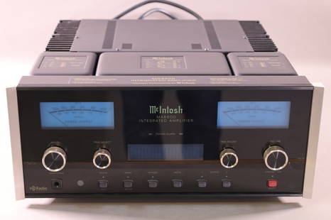 McINTOSH INTEGRATED MA6600  AMPLIFIER: McINTOSH AMPLIFIER MODEL MA6600, SERIAL ZZ2254. IN WORKING CONDITION. THIS ITEM EXCEEDS SIZE LIMITATIONS FOR IN HOUSE SHIPPING.