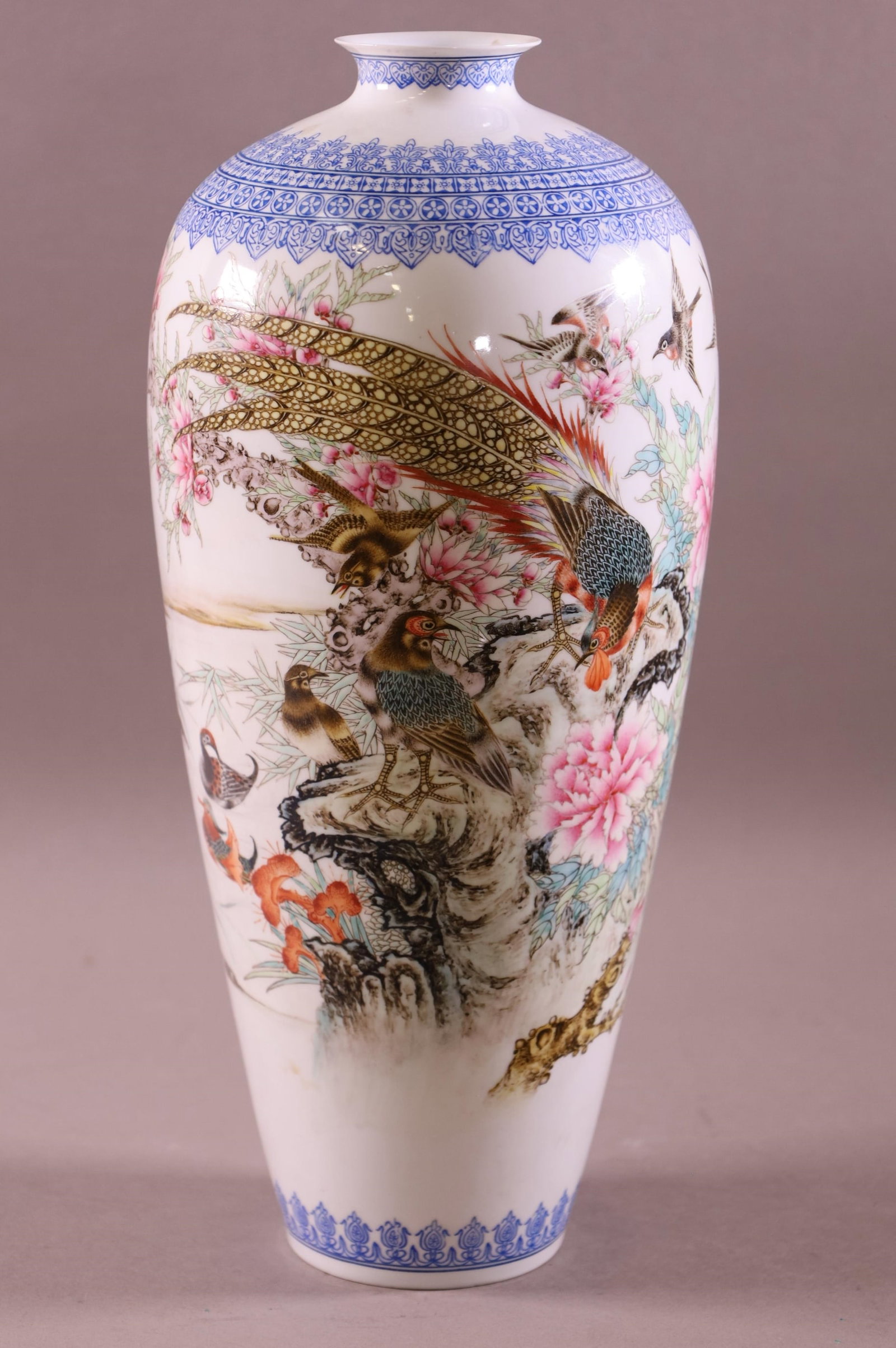 CHINESE EGGSHELL PORCELAIN VASE (1 of 4)