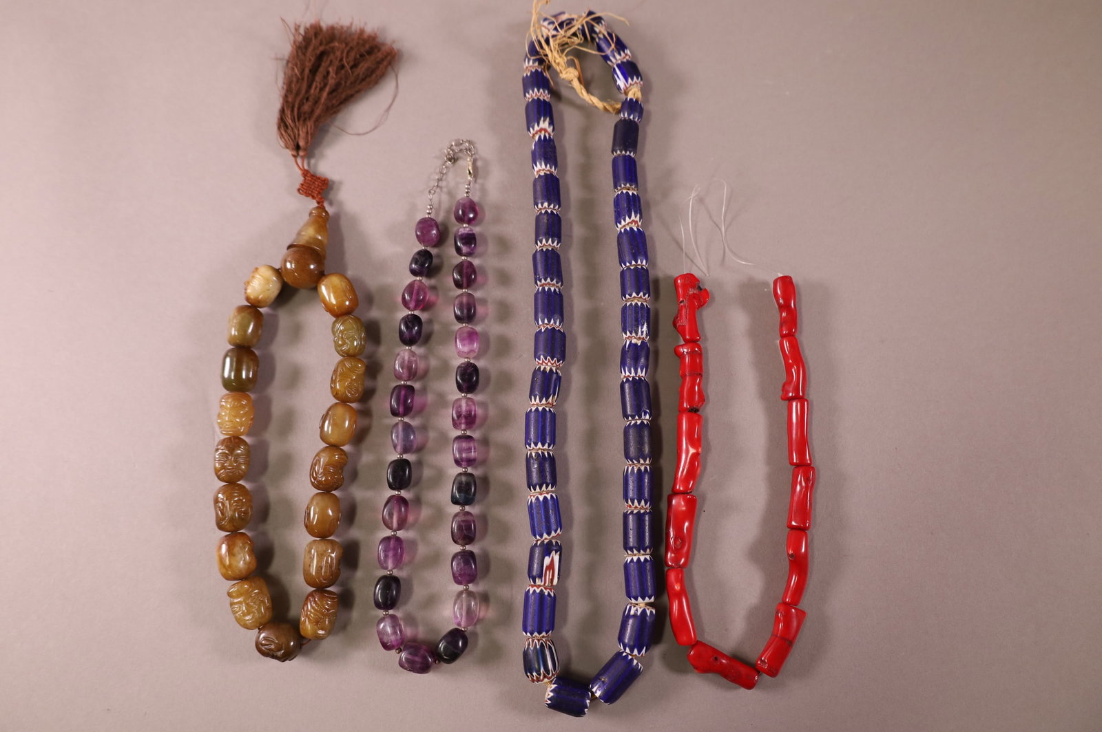 4 NECKLACES (1 of 6)