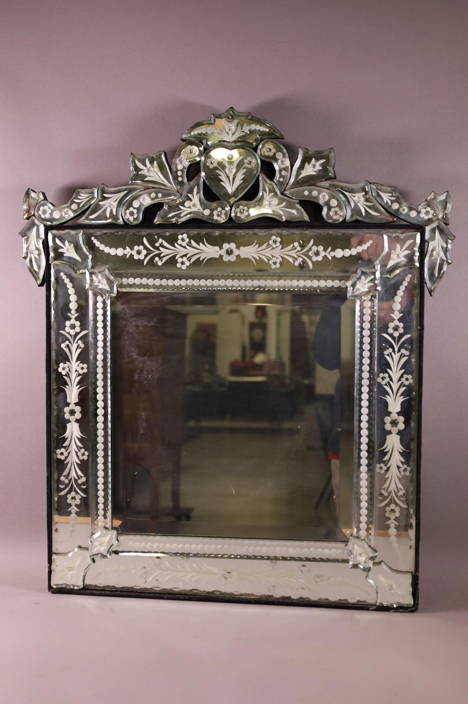 VENETIAN STYLE WALL MIRROR (1 of 2)