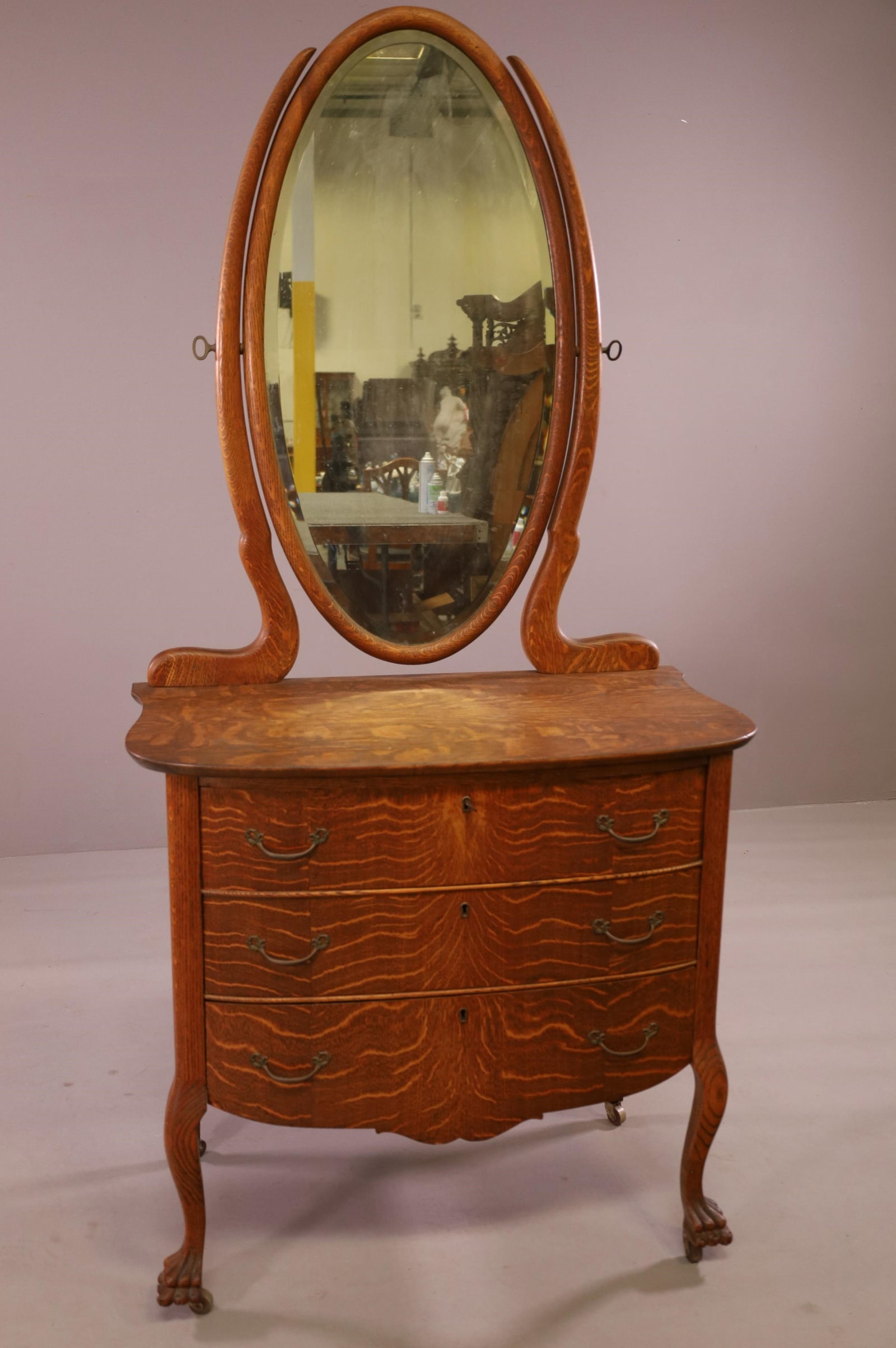 1900'S AM. OAK PRINCESS DRESSER (1 of 4)