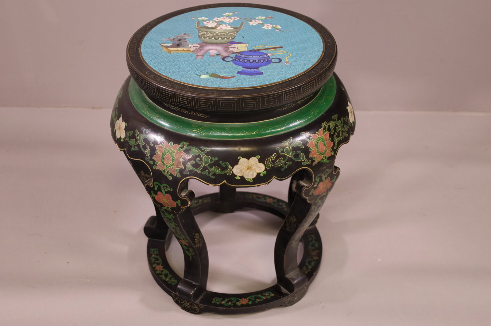 CLOISONNE TOP GARDEN SEAT: CLOISONNE TOP ASIAN GARDEN SEAT, 15" DIAM x 21" H. THIS ITEM EXCEEDS SIZE LIMITATIONS FOR IN HOUSE SHIPPING.