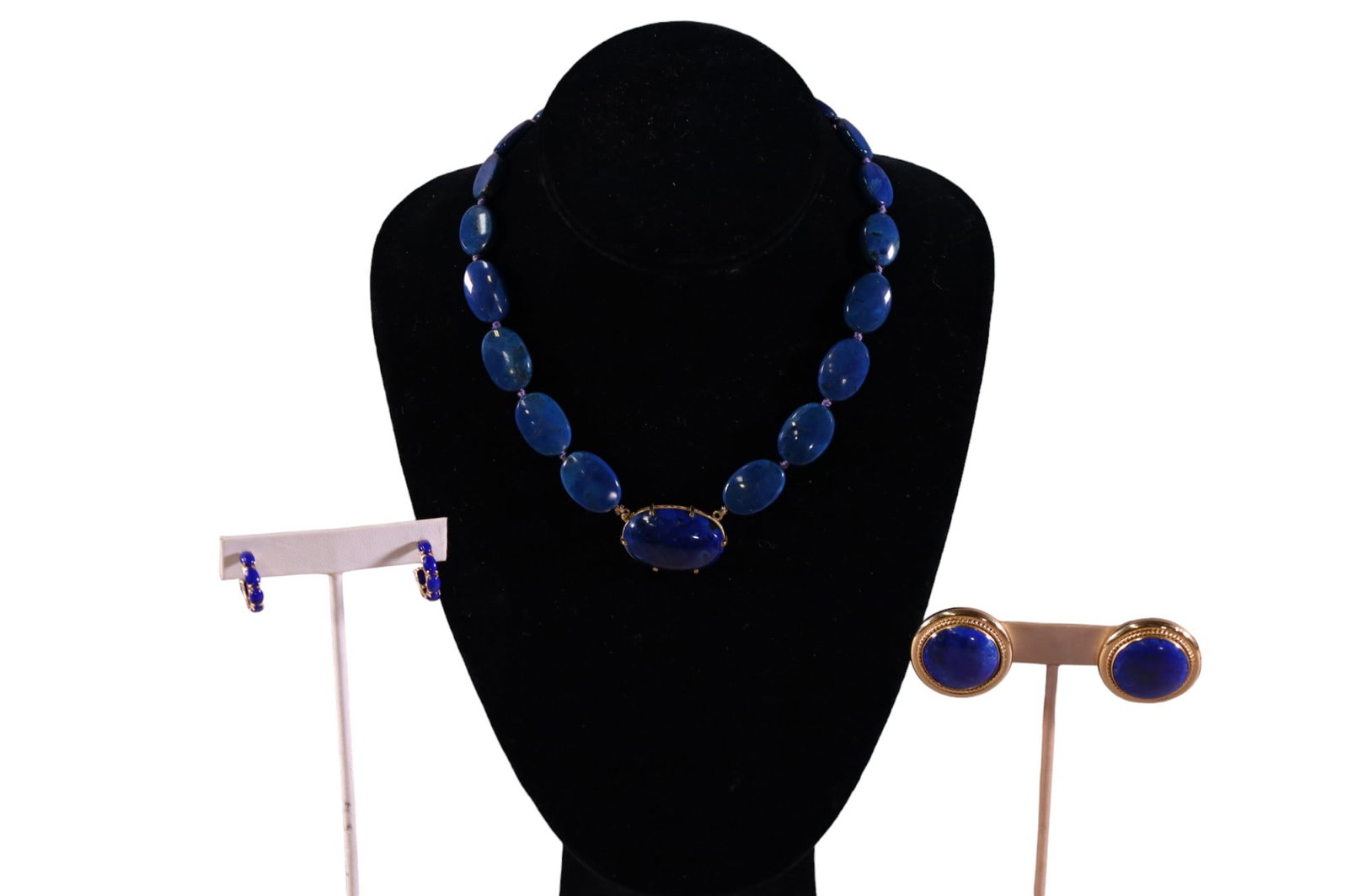 LAPIZ LAZULI 14 K JEWELRY: 14K GOLD & POLISH STONE NECKLACE, 8" L. 2 PAIRS OF EARRINGS.