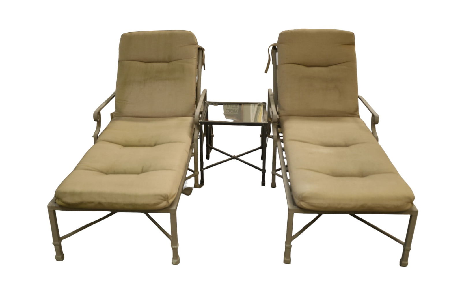 BROWN JORDAN VENETIAN CHAISE LOUNGE CHAIRS. (1 of 7)