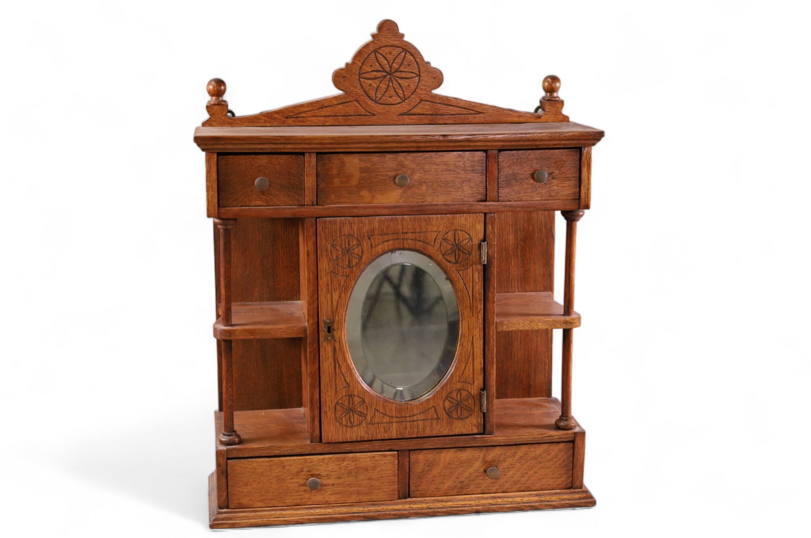 ANTIQUE AMERICAN OAK HANGING CABINET (1 of 3)