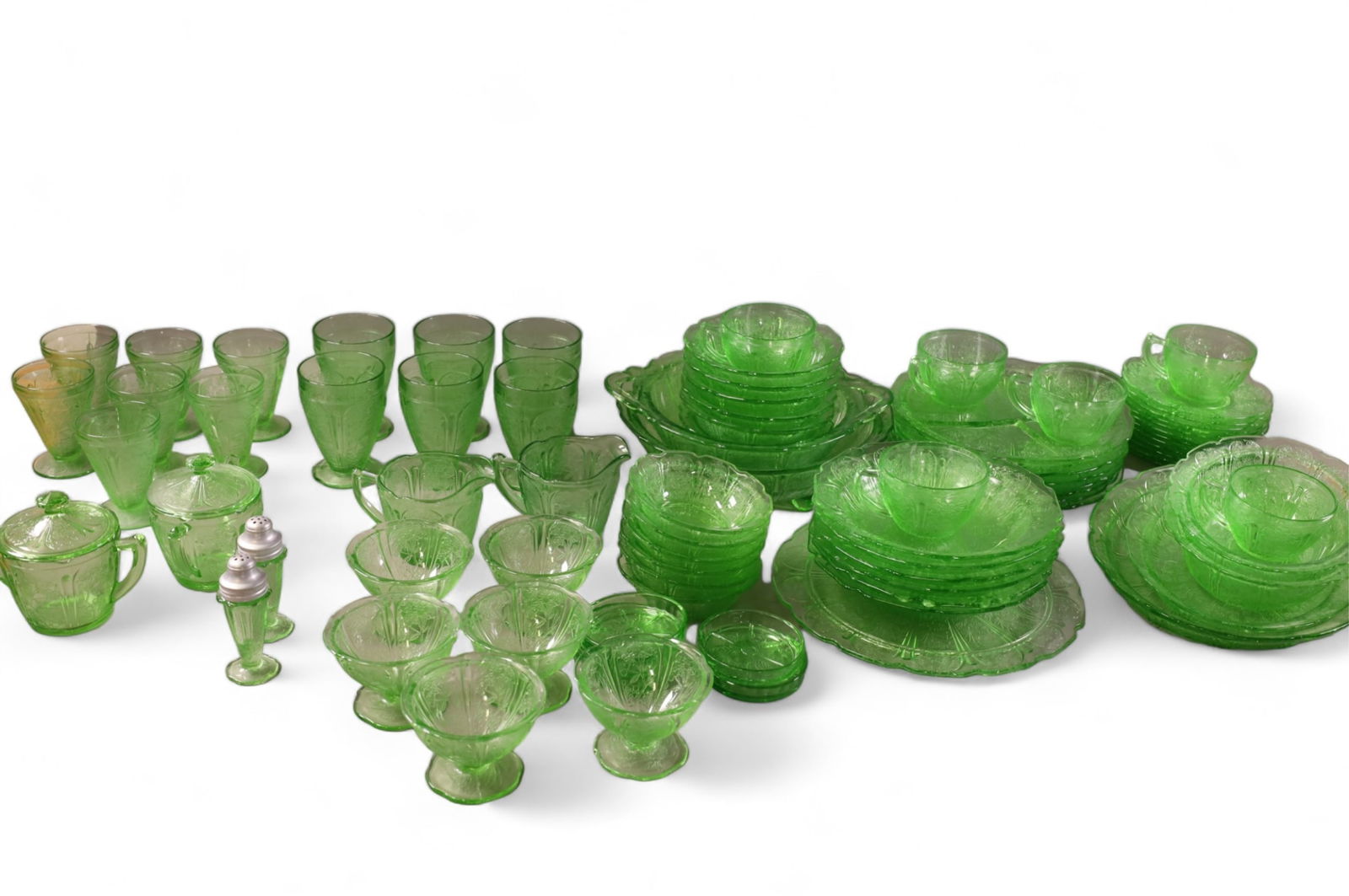 LARGE COLLECTION OF GREEN DEPRESSION GLASS (1 of 5)