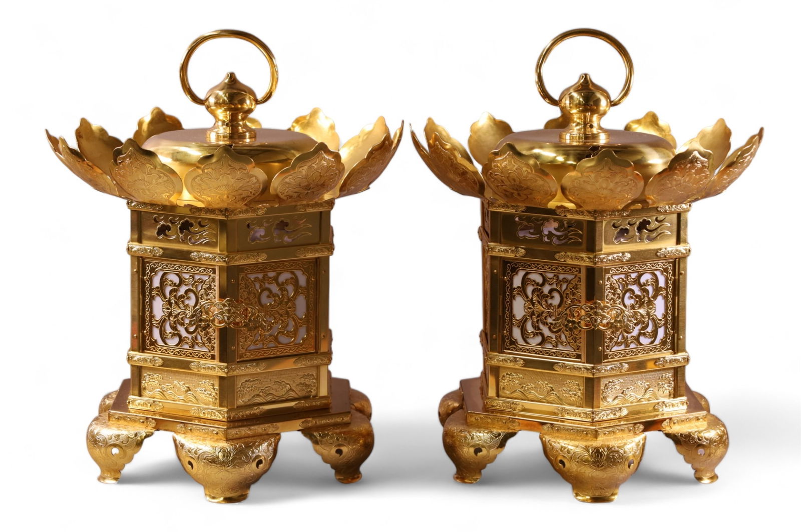 PAIR OF JAPANESE LANTERNS (1 of 3)