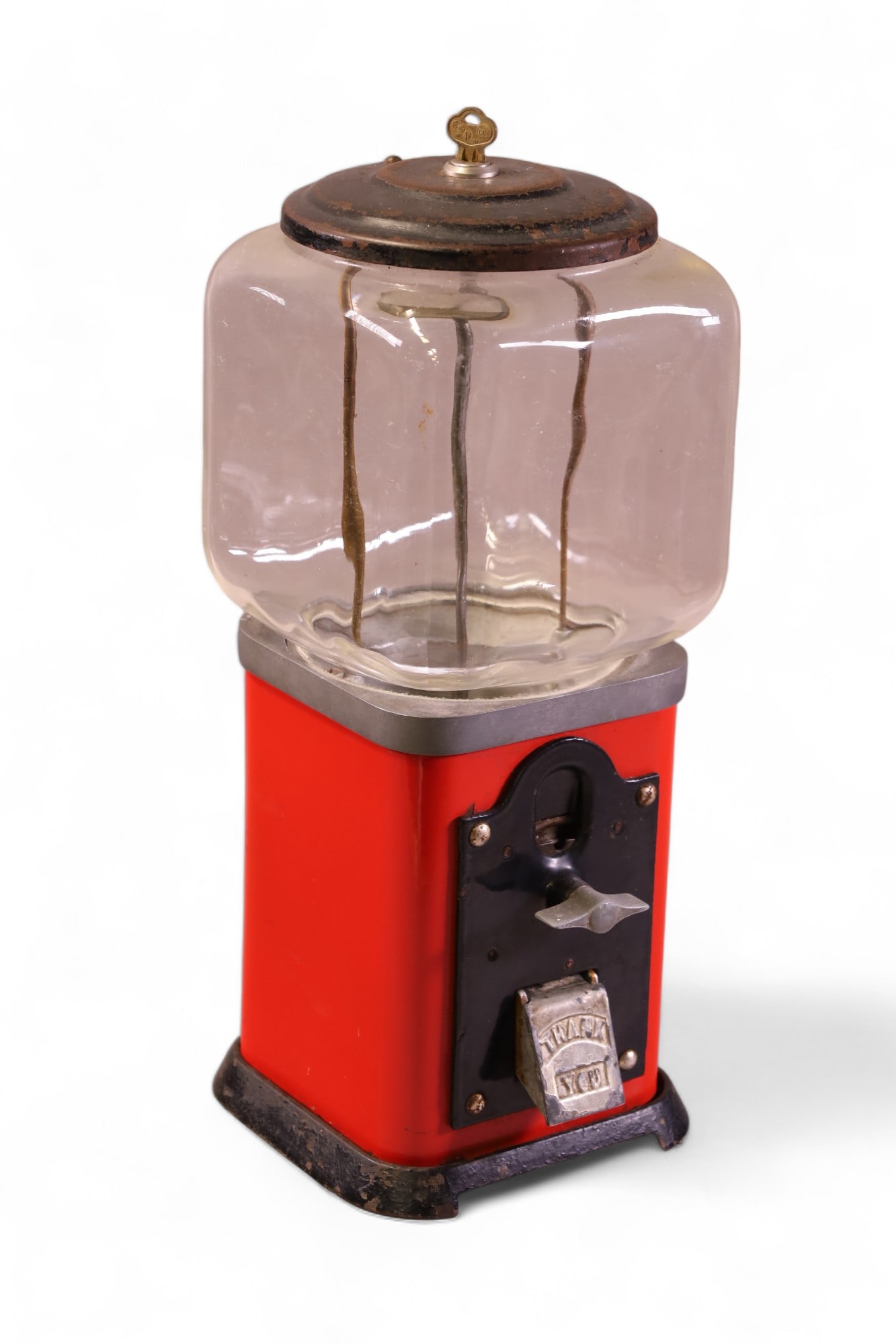 VICTOR MODEL 38 1 CENT GUMBALL MACHINE: VINTAGE VICTOR 1 CENT MODEL 38 GUMBALL MACHINE, OLD REPAINT. WITH KEY. 16" H