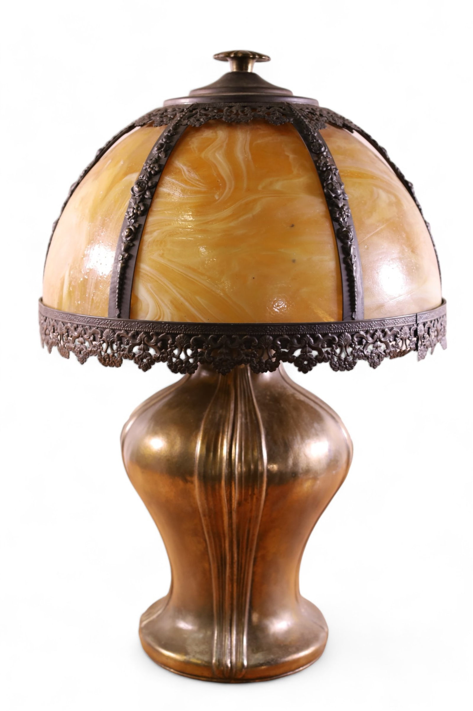 BRADLEY & HUBBARD SLAG GLASS TABLE LAMP (1 of 3)
