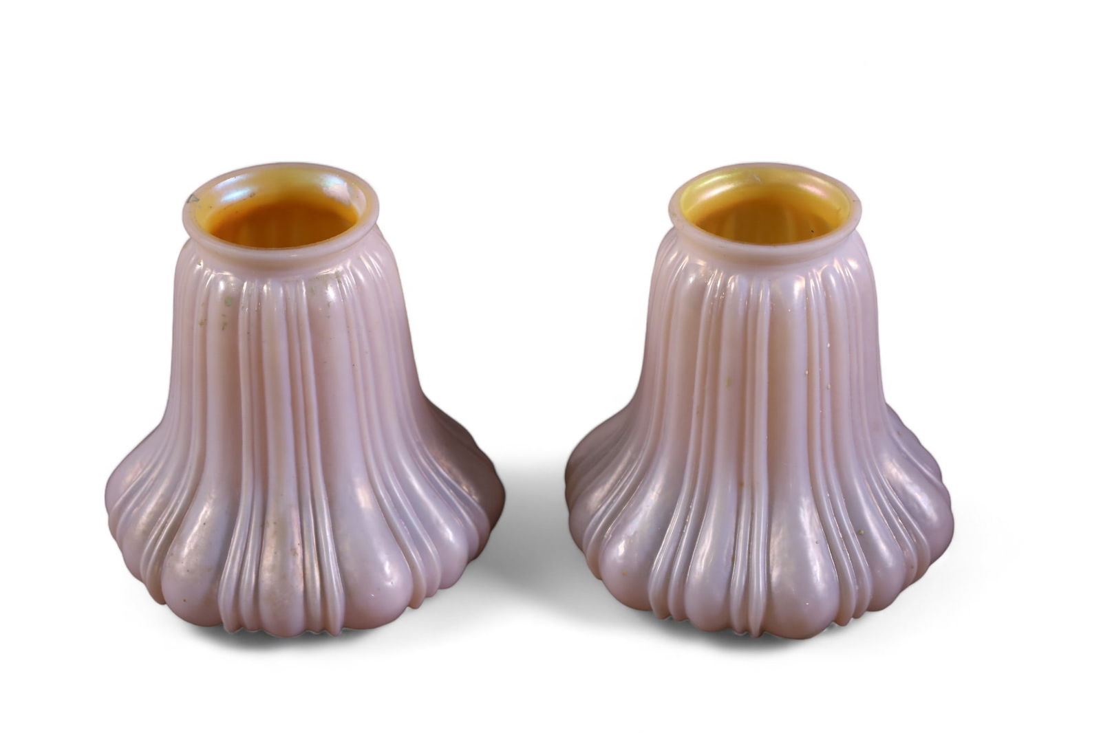 PAIR OF STEUBEN ART GLASS SHADES (1 of 3)