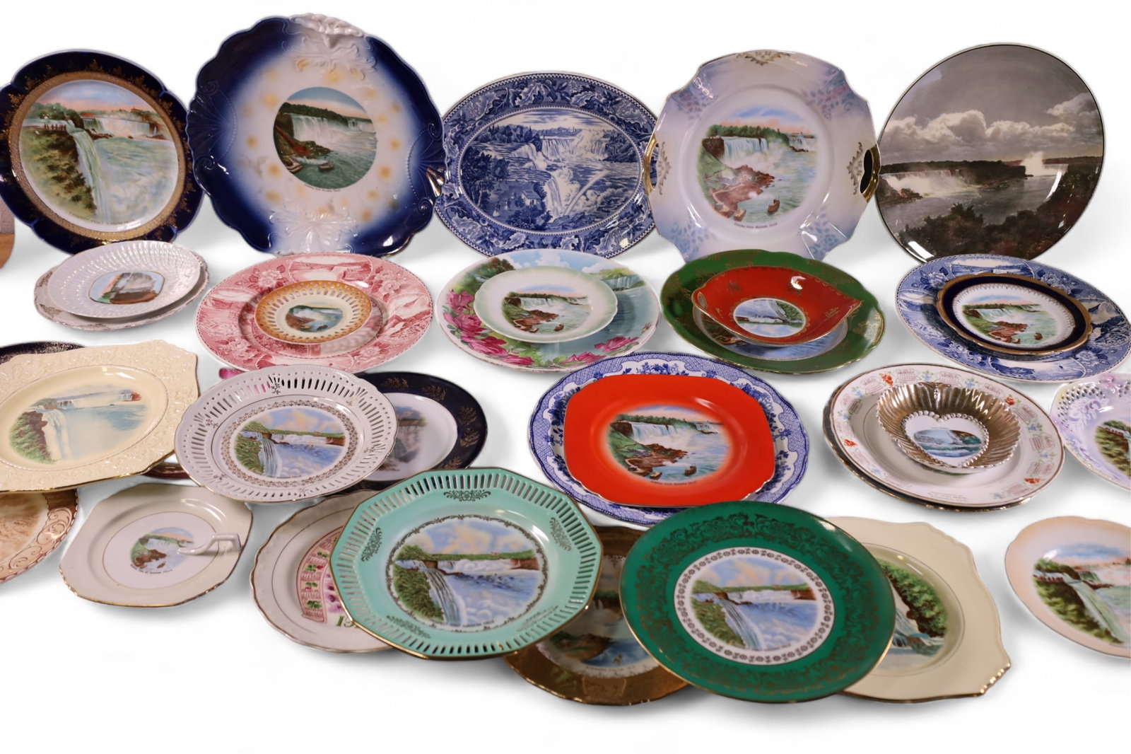 COLLECTION OF NIAGARA FALLS COLLECTOR PLATES (1 of 5)