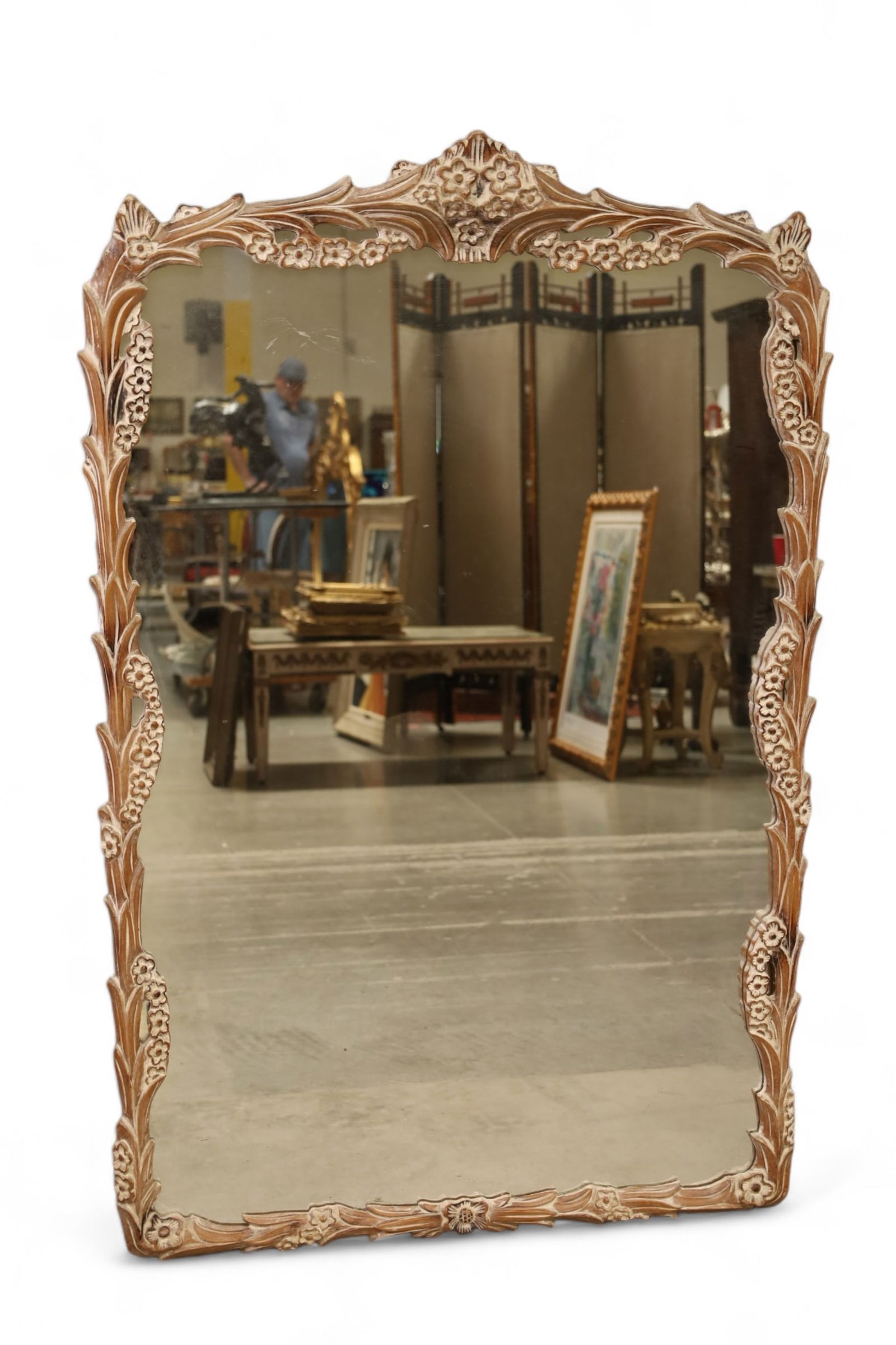 DECORATIVE WALL MIRROR (1 of 2)