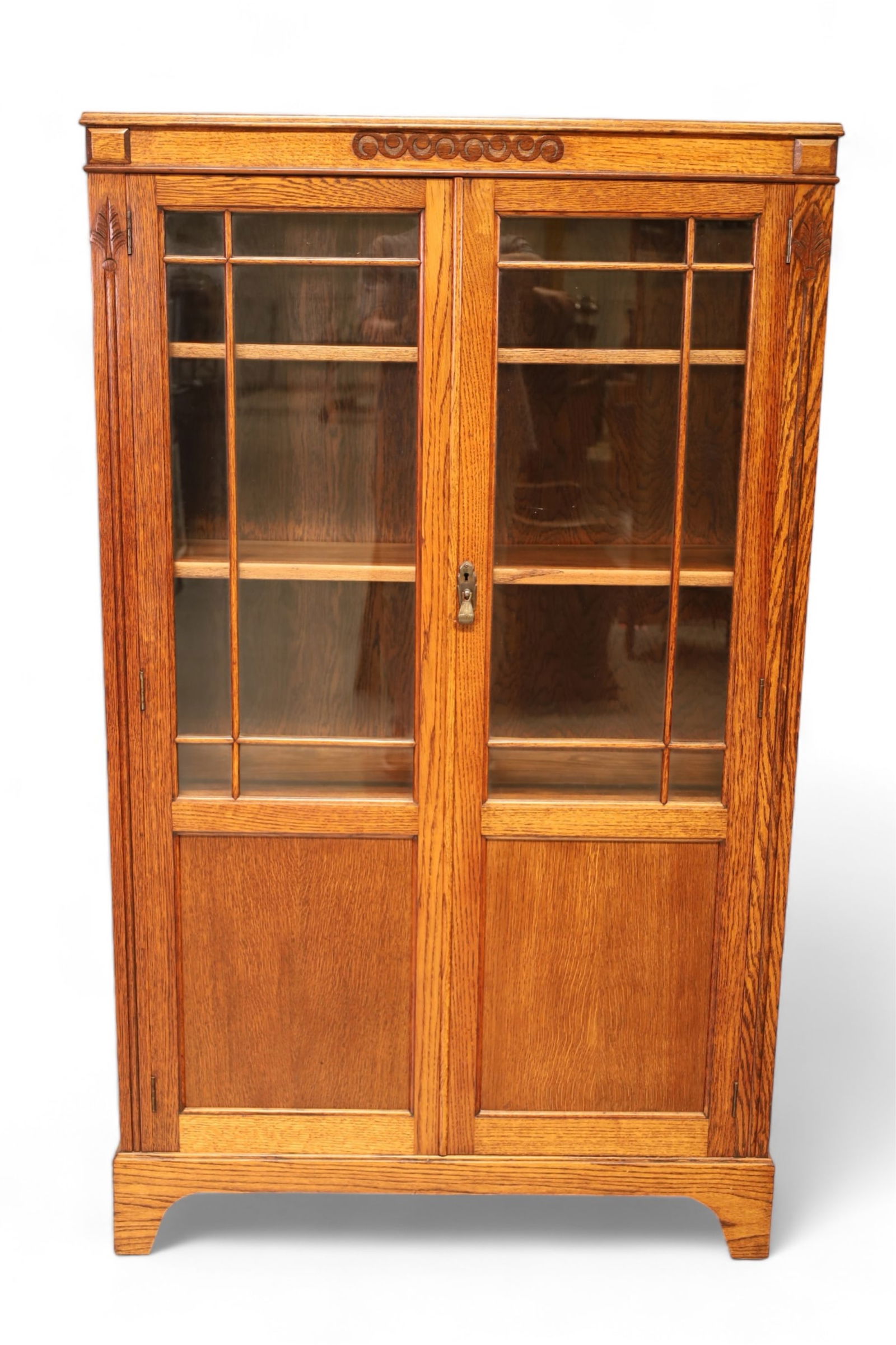 1910'S OAK 2 DOOR BOOKCASE (1 of 2)