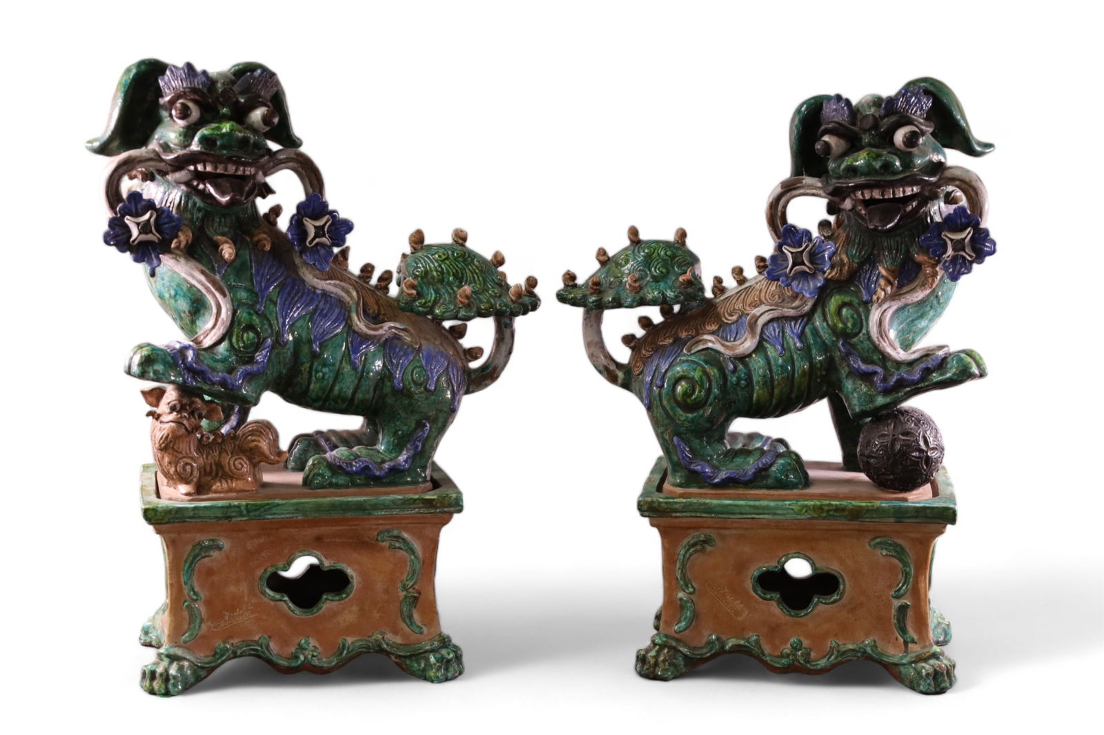 PAIR OF LARGE PORCELAIN FOO LIONS (1 of 4)