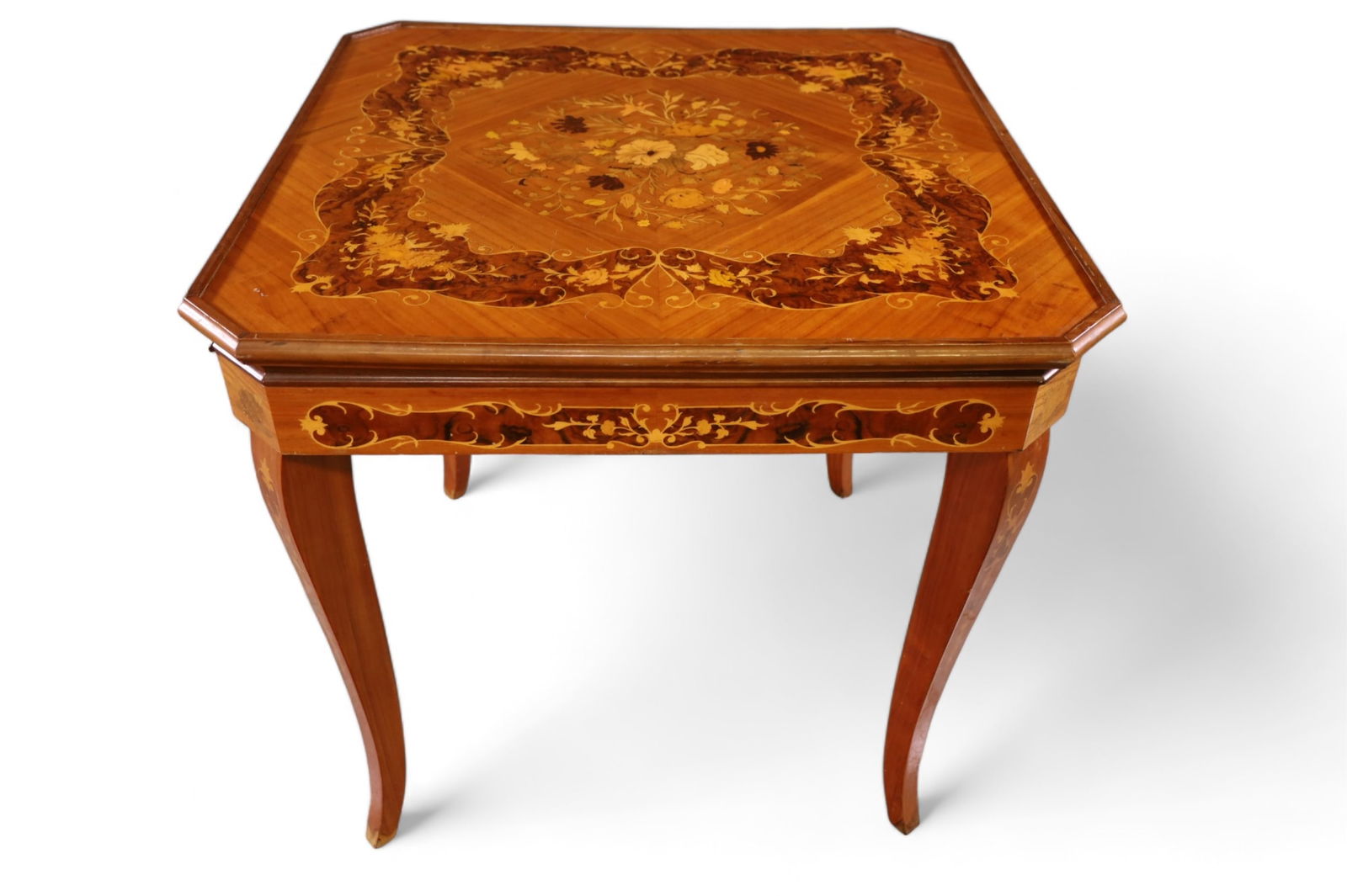 INLIAD ITALIAN GAME TABLE (1 of 5)