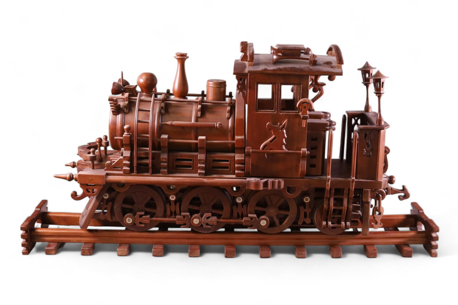 WOODEN CARVED TRAIN MODEL (1 of 3)