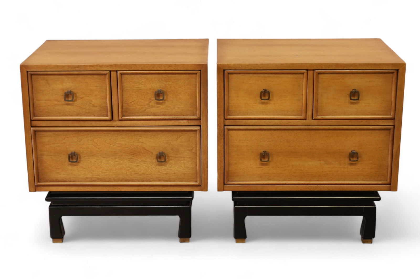 PAIR OF AMERICAN OF MARTINSVILLE NIGHTSTANDS (1 of 4)