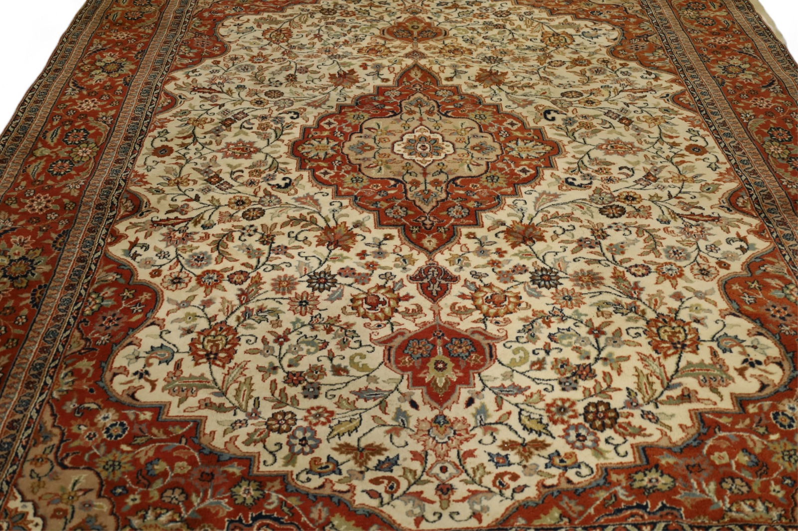 APPROX 10' 4" x 7' 8" HANDMADE WOOL RUG (1 of 4)