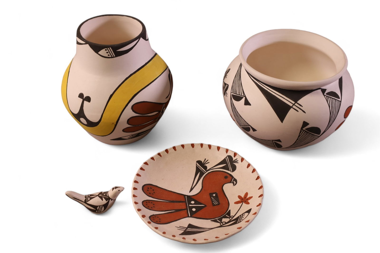SMALL GROUPING OF NATIVE AMERICAN POTTERY (1 of 6)