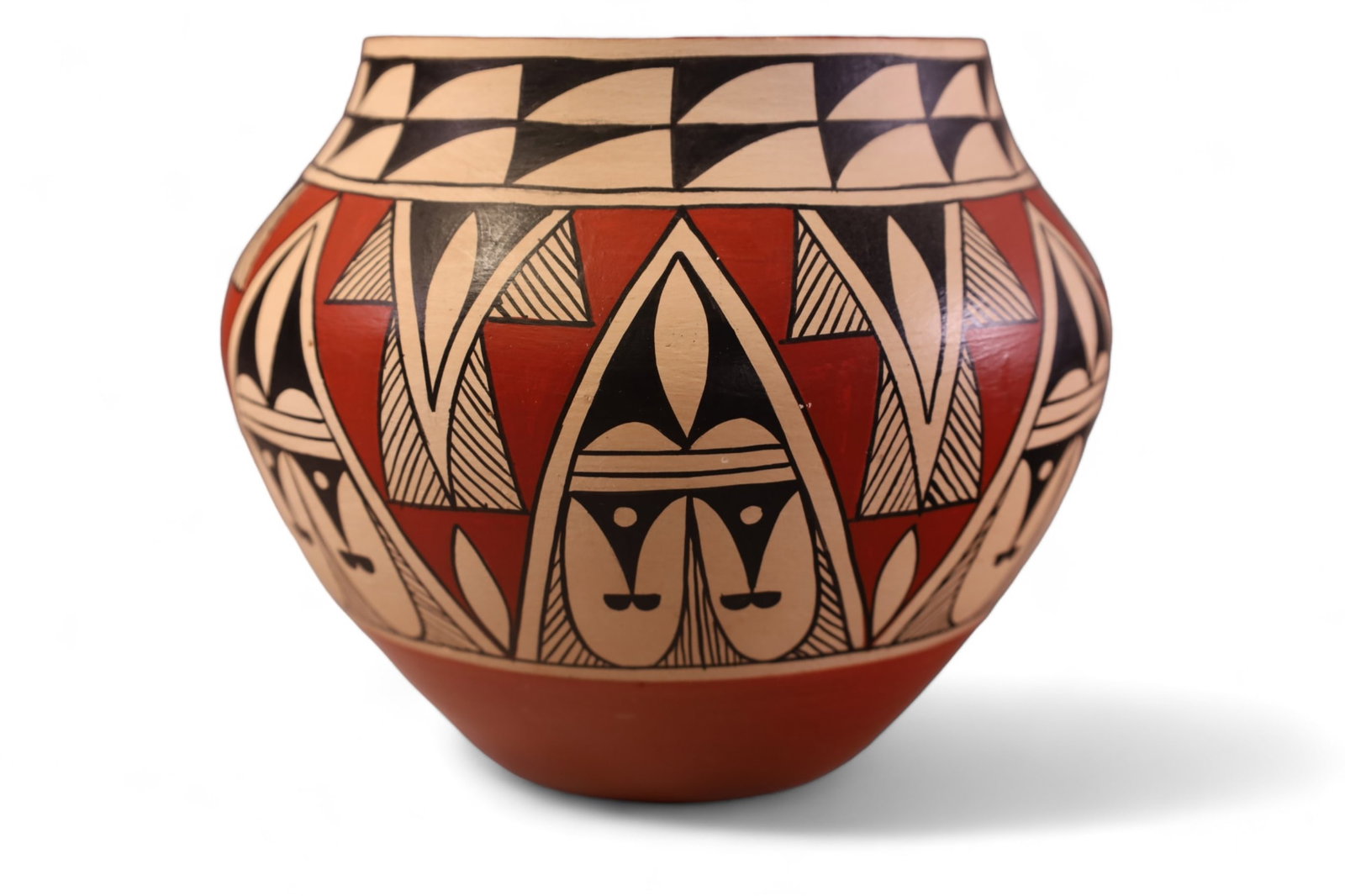 NATIVE AMERICAN VASE (1 of 4)