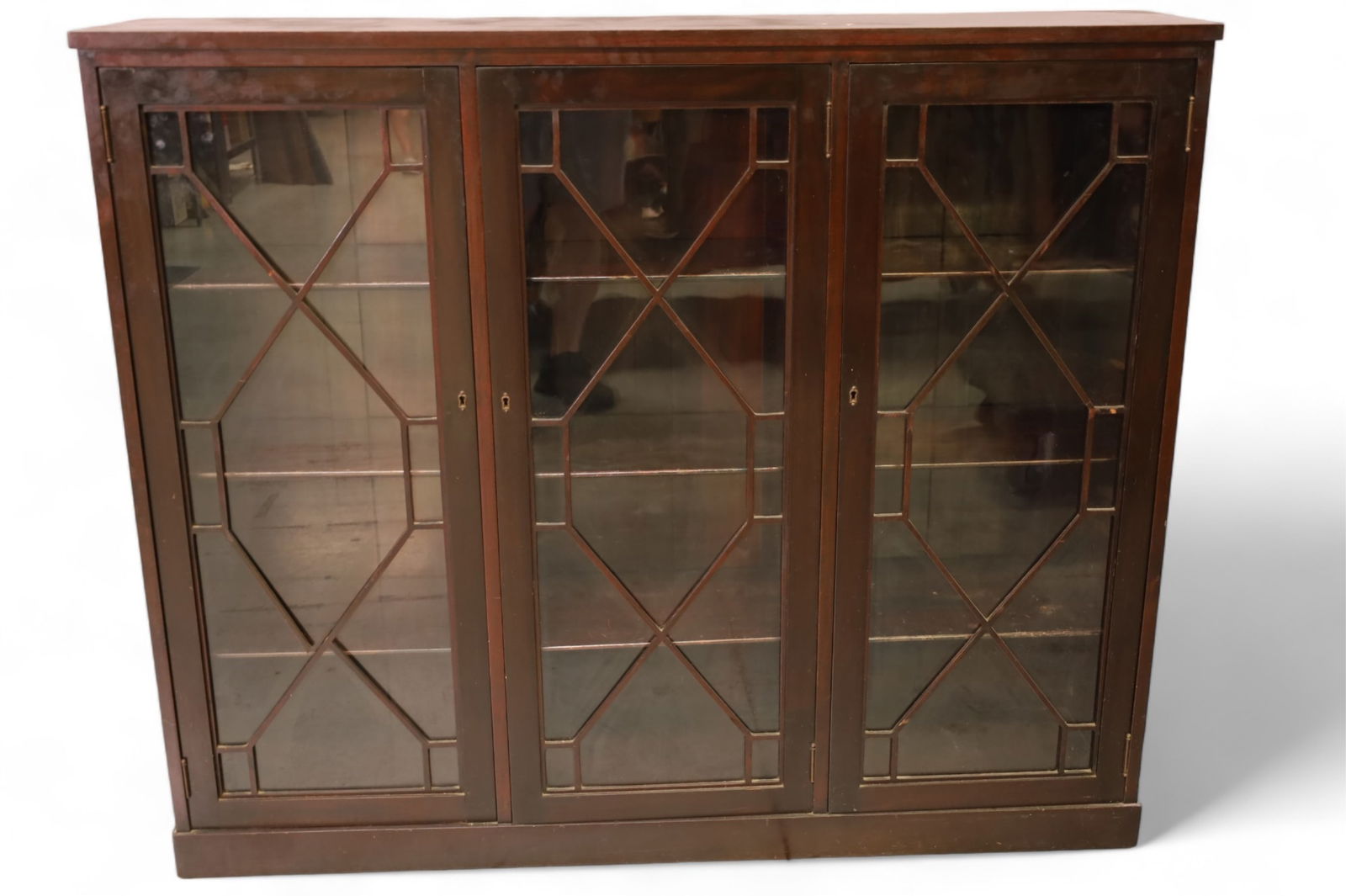 ANTIQUE MAHOGANY 3 DOOR BOOKCASE (1 of 3)