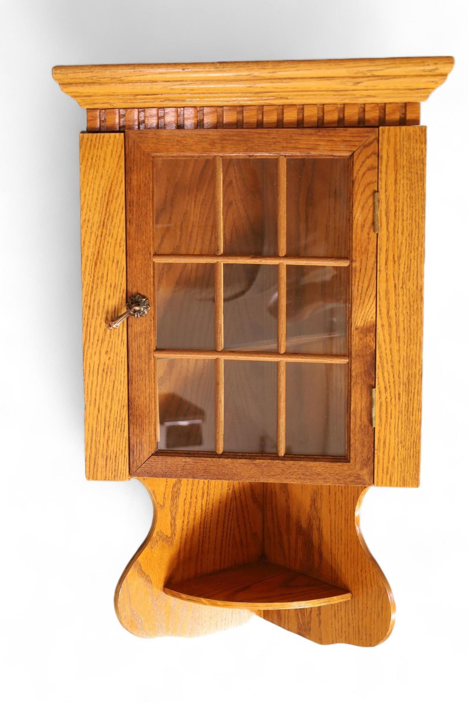 OAK CORNER SHELF (1 of 1)