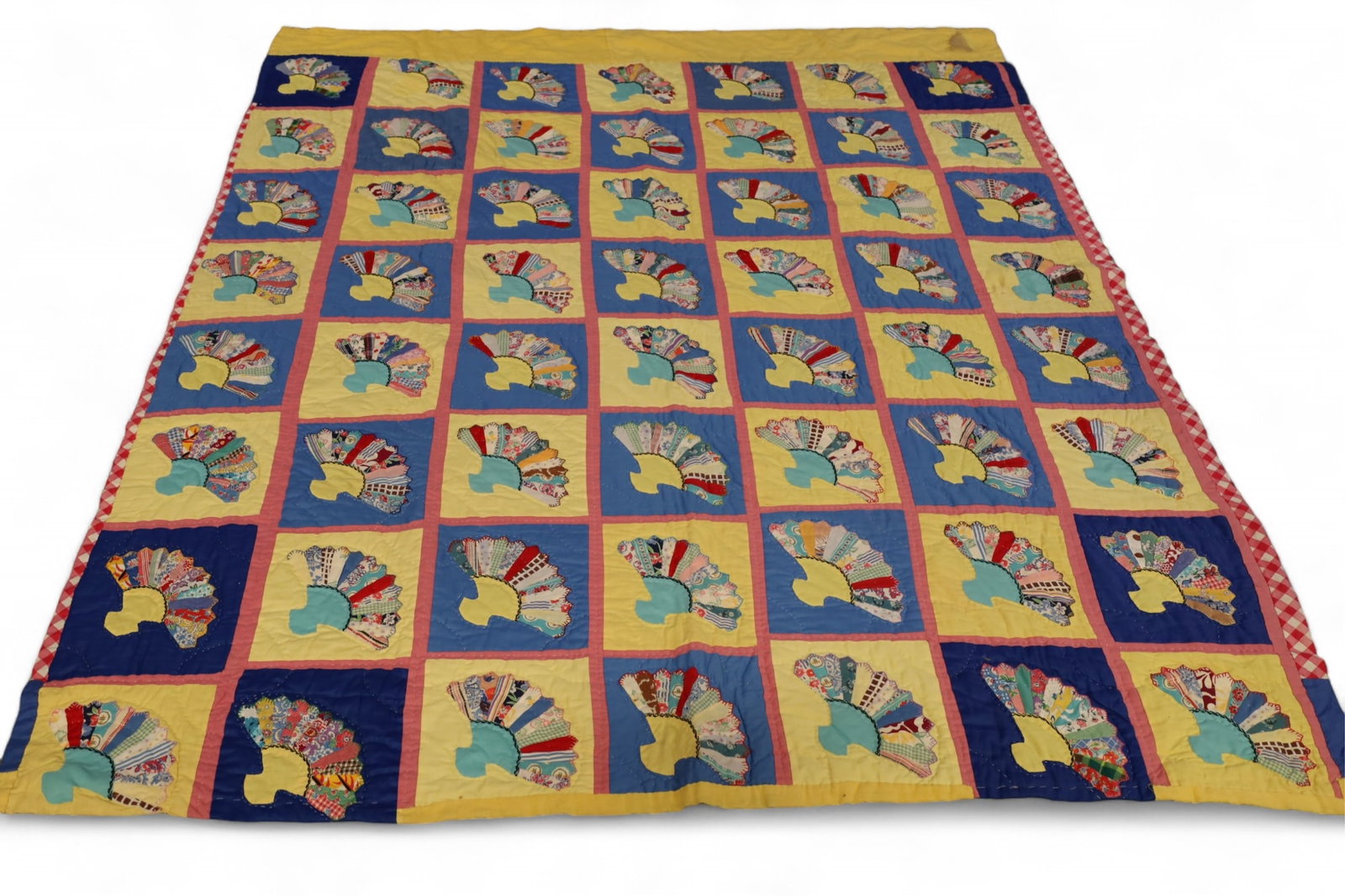 ANTIQUE FAN QUILT (1 of 3)