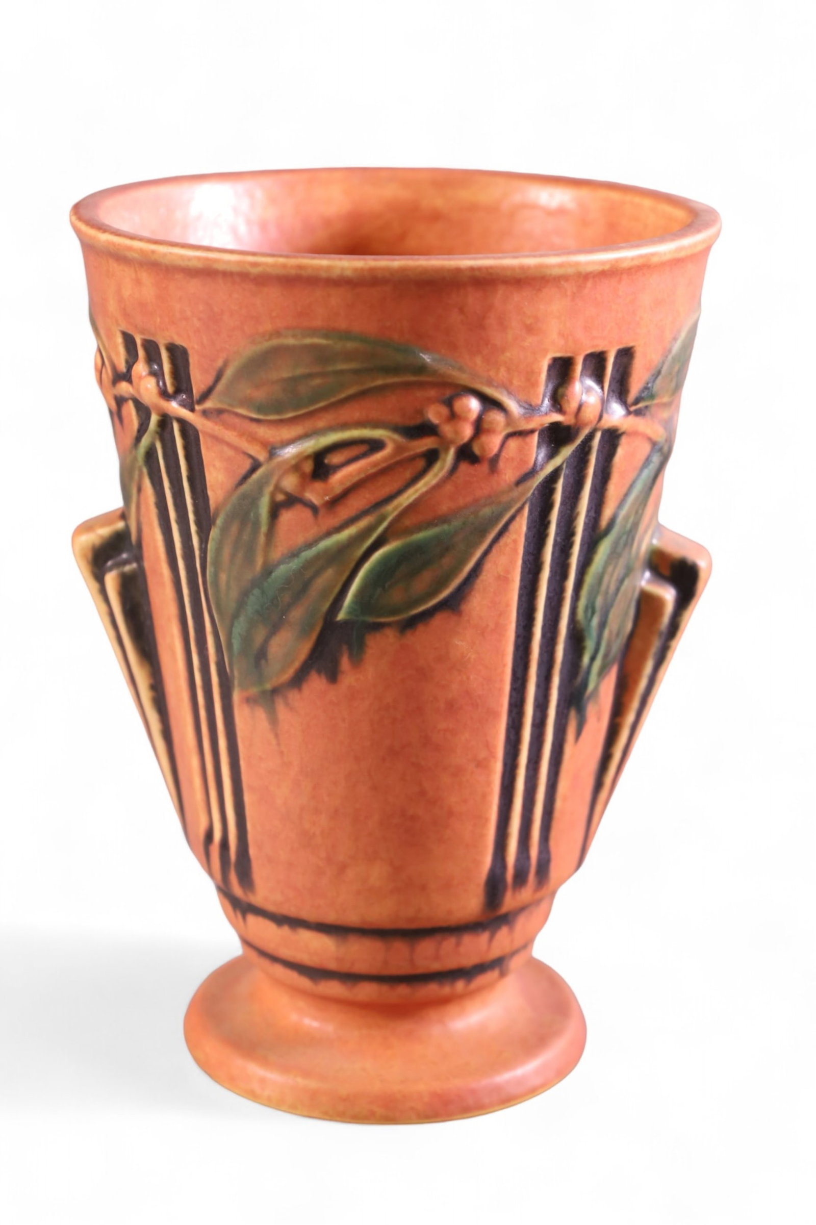 ROSEVILLE LAUREL VASE (1 of 2)