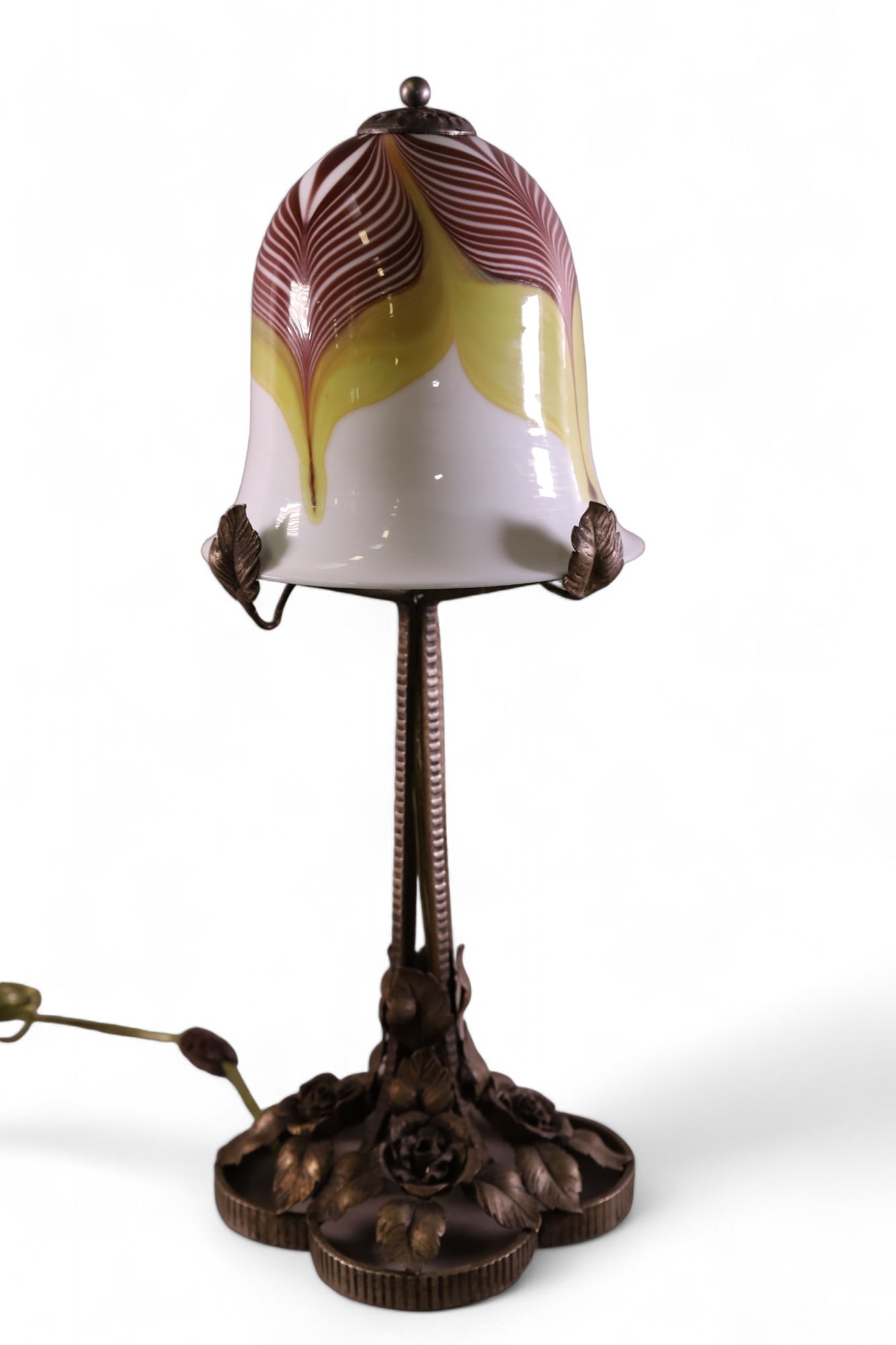 ART GLASS SHADE TABLE LAMP (1 of 3)