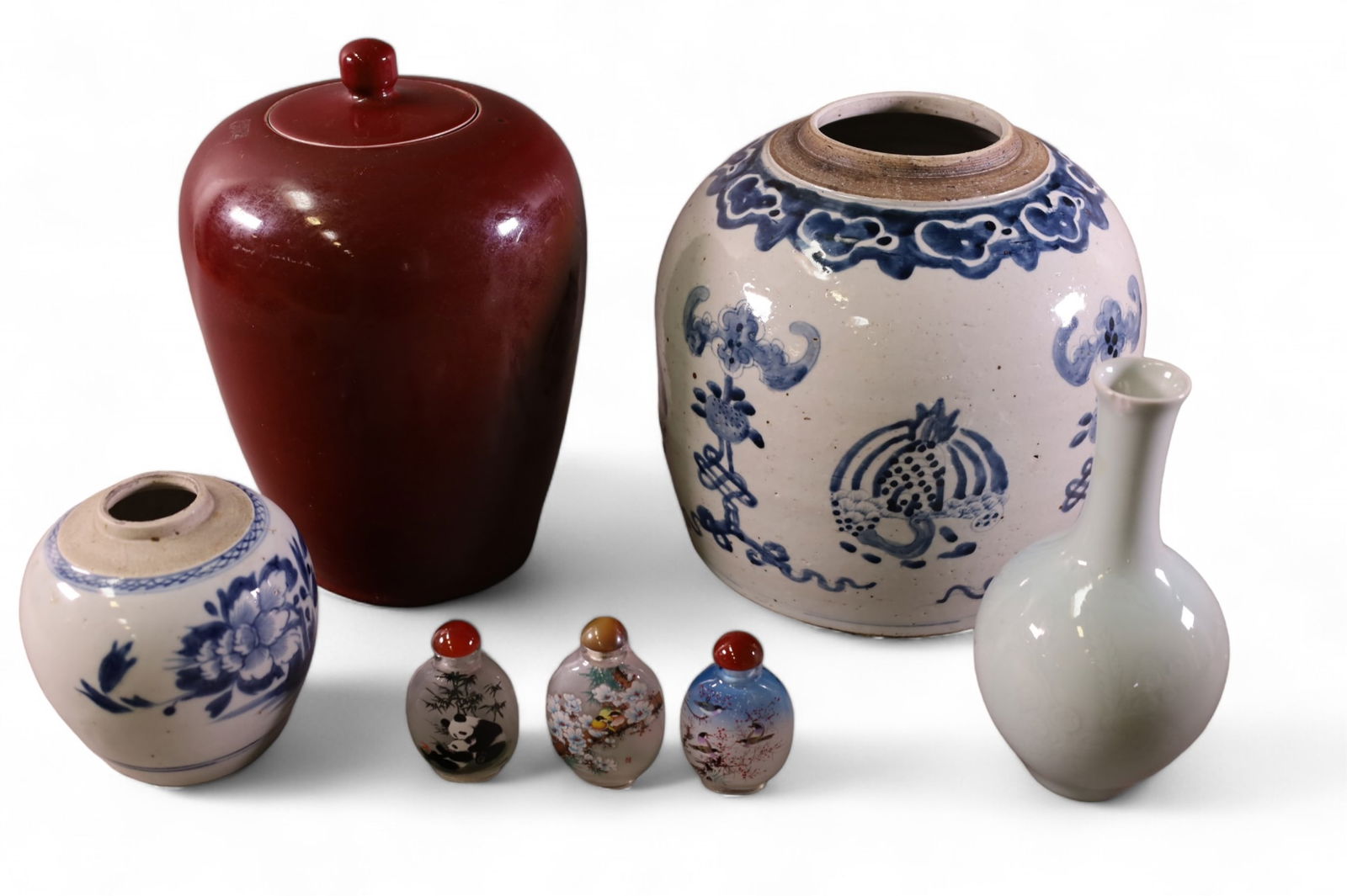 GROUPING OF CHINESE POTTERY (1 of 7)