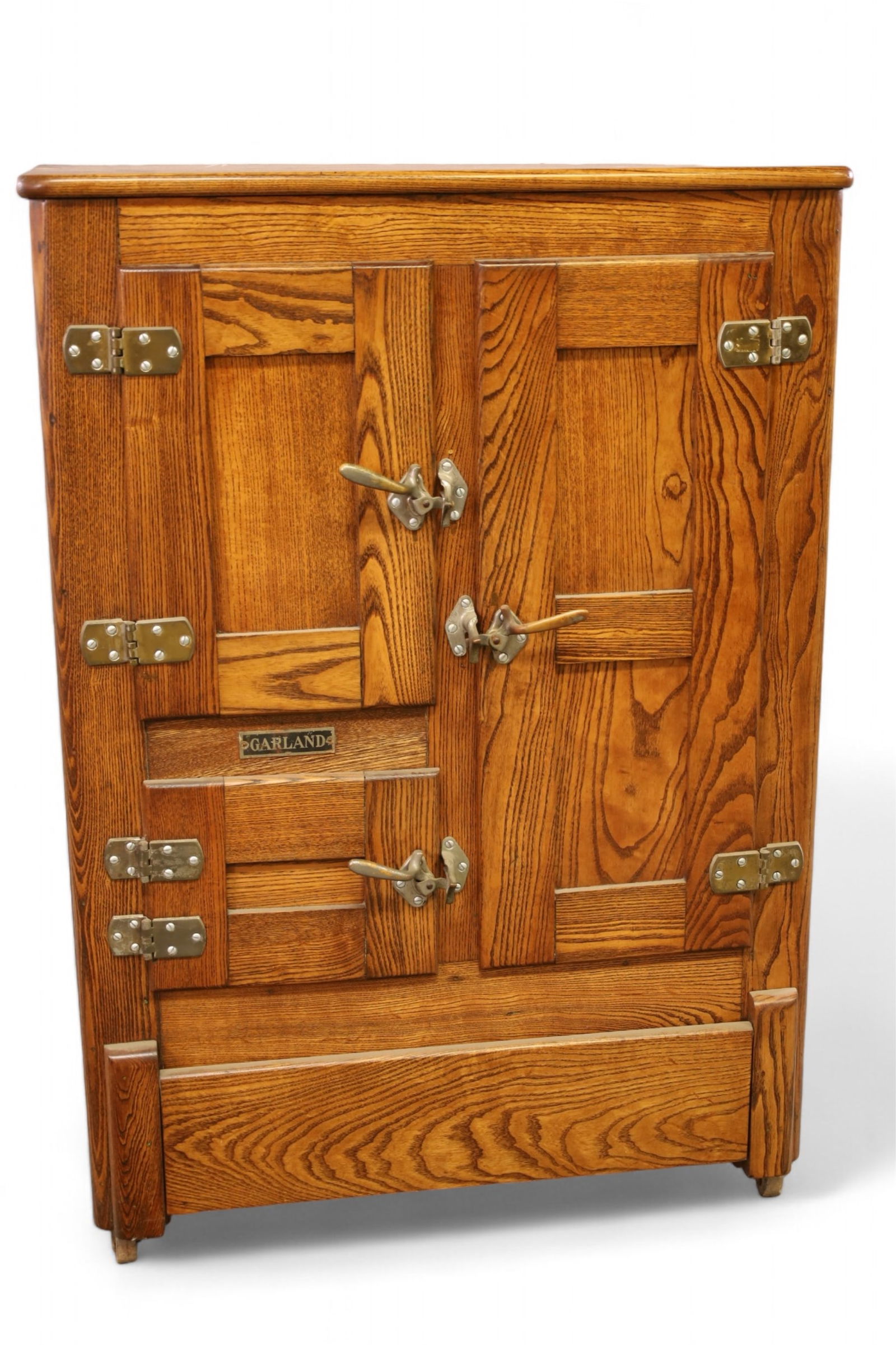 ANTIQUE AMERICAN OAK ICEBOX (1 of 3)
