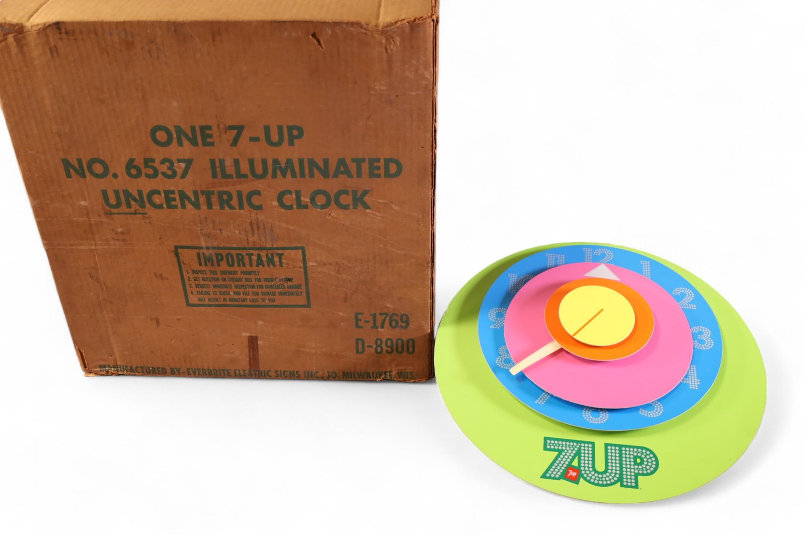 7 UP UNCENTRIC CLOCK W/ ORIGINAL BOX (1 of 3)