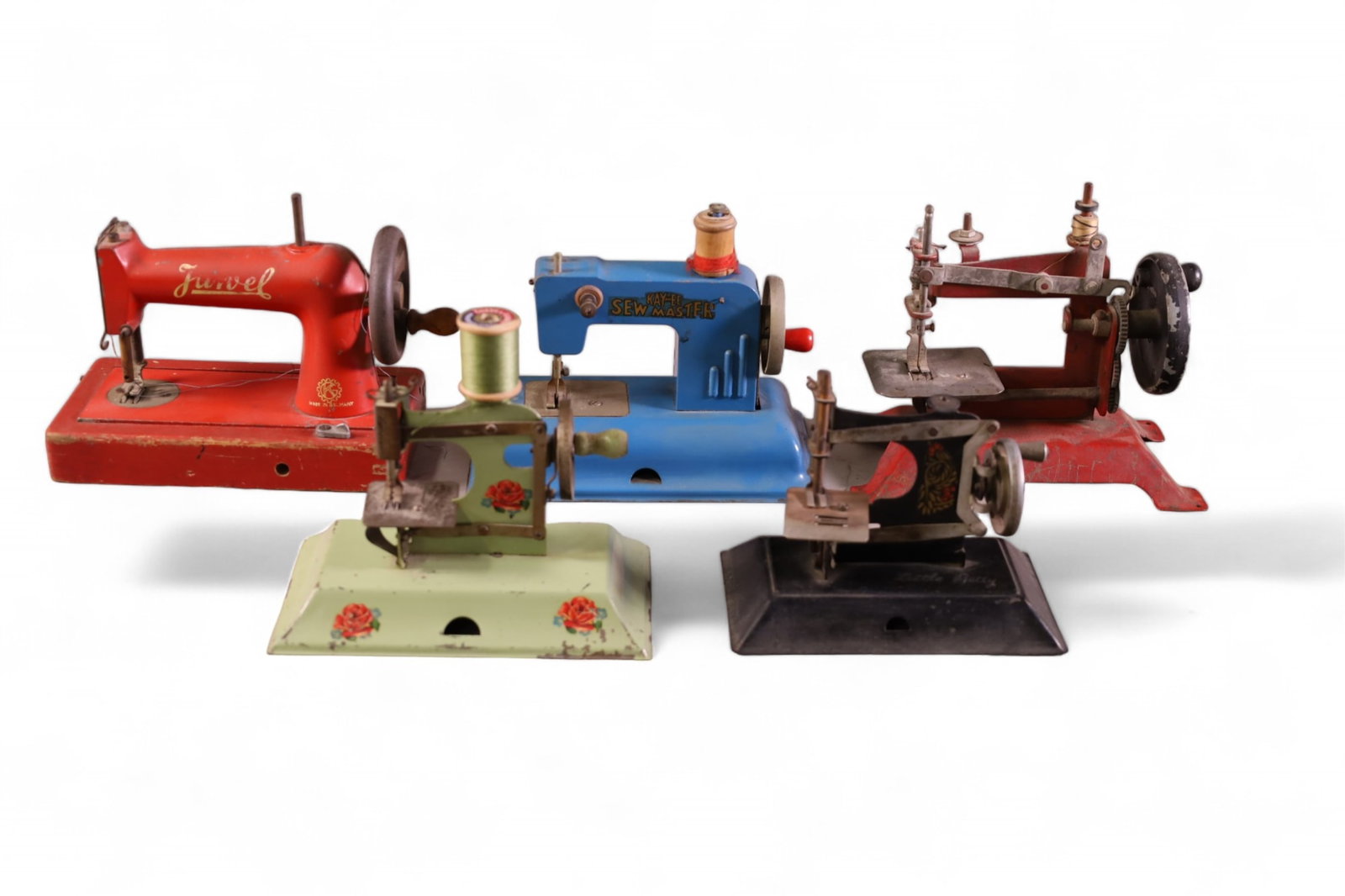5 TOY SEWING MACHINES (1 of 7)