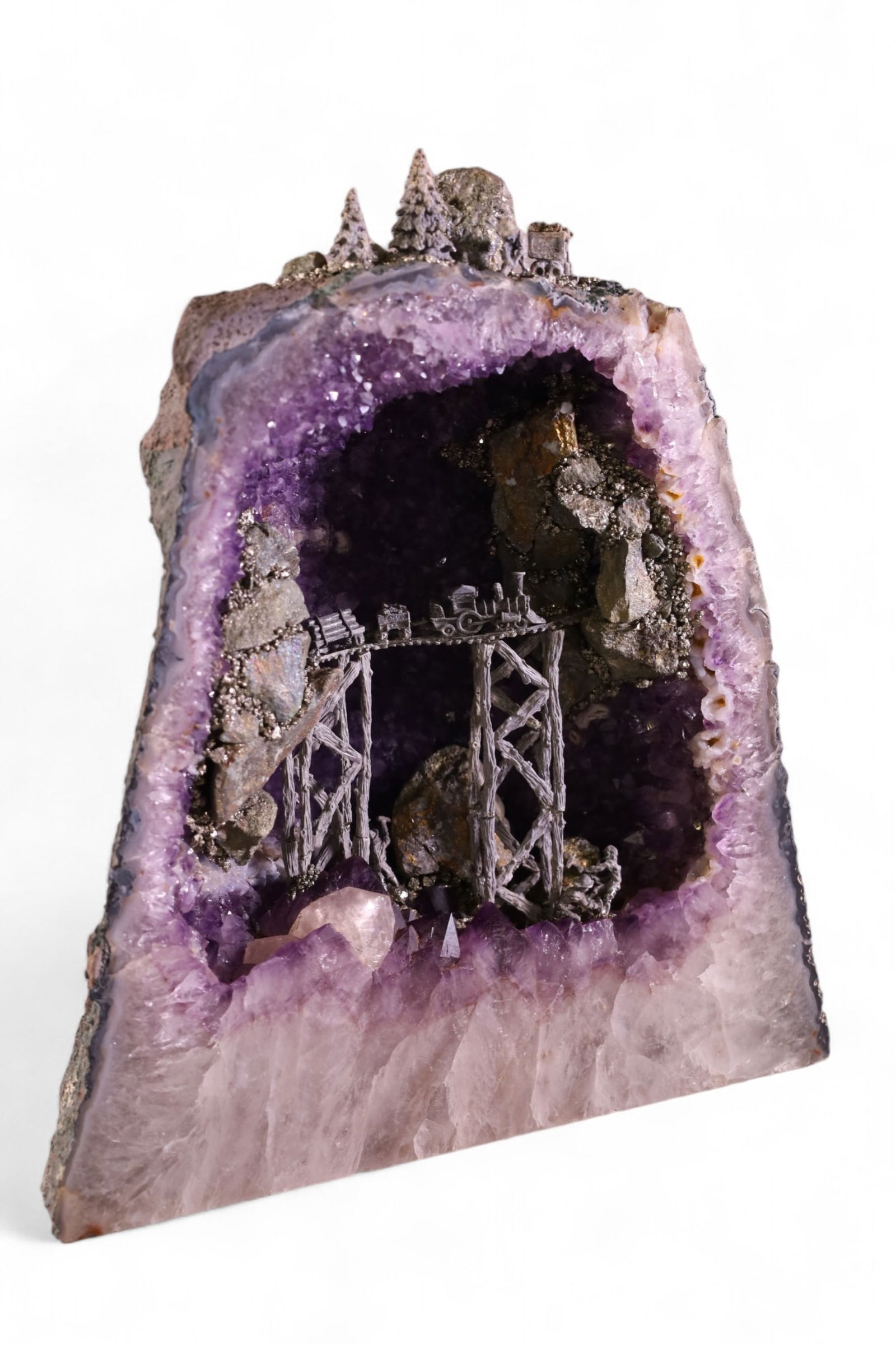 GEODE SCULPTURE (1 of 3)