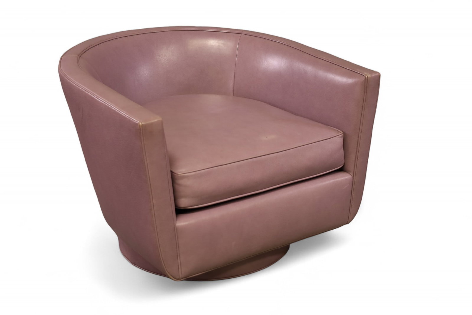 MID CENTURY MODERN SWIVEL LOUNGE: SWIVEL LOUNGE CHAIR, WEAR TO UPHOLSTERY, NEEDS CLEANED. 33" W x 31" D x 25" H. THIS ITEM EXCEEDS SIZE LIMITATIONS FOR IN HOUSE SHIPPING, IT MUST BE SHIPPED VIA 3rd PARTY GROUND SHIPPER OR PICKED UP IN