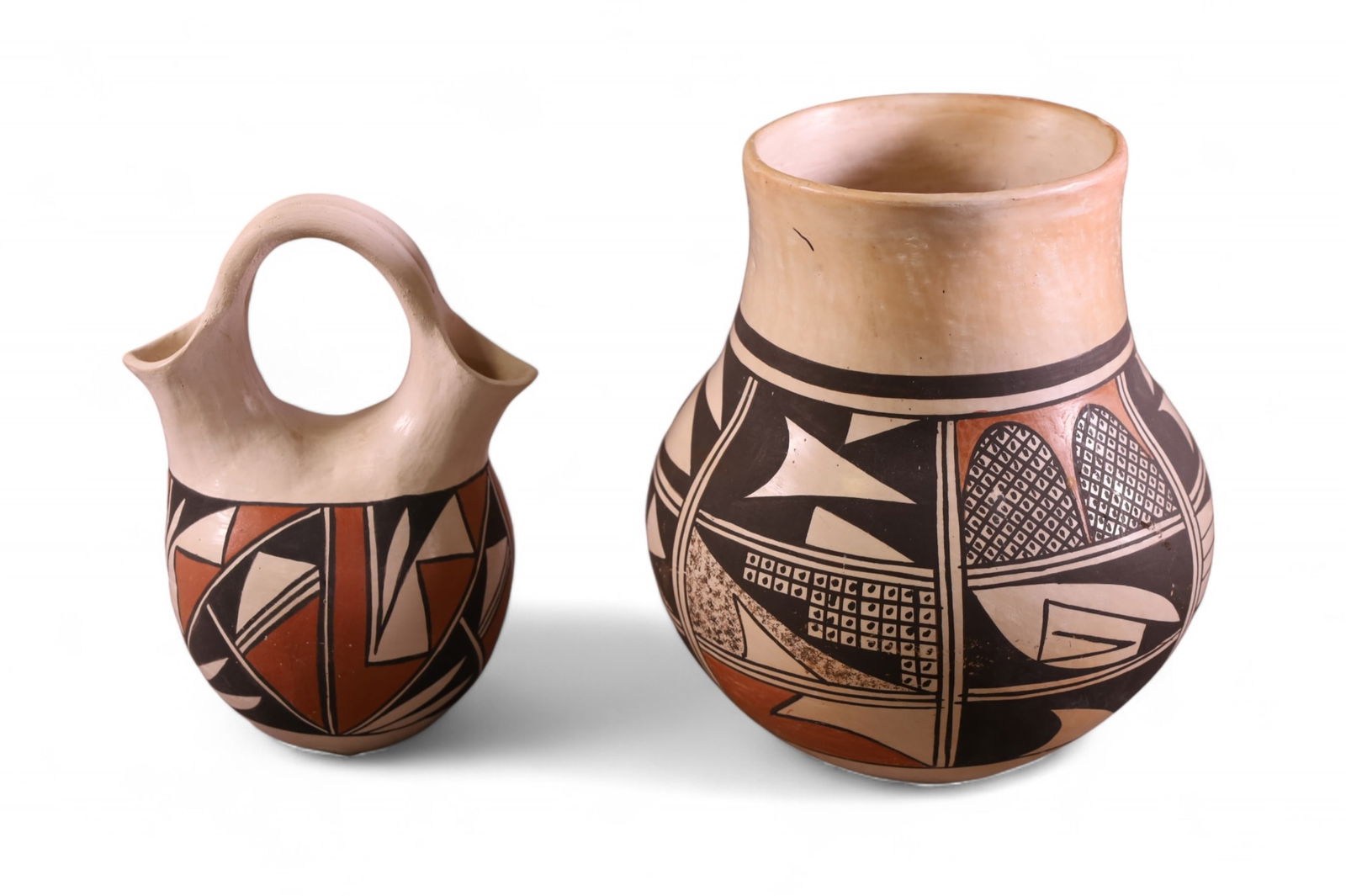 2 PIECES OF NATIVE AMERICAN POTTERY (1 of 5)