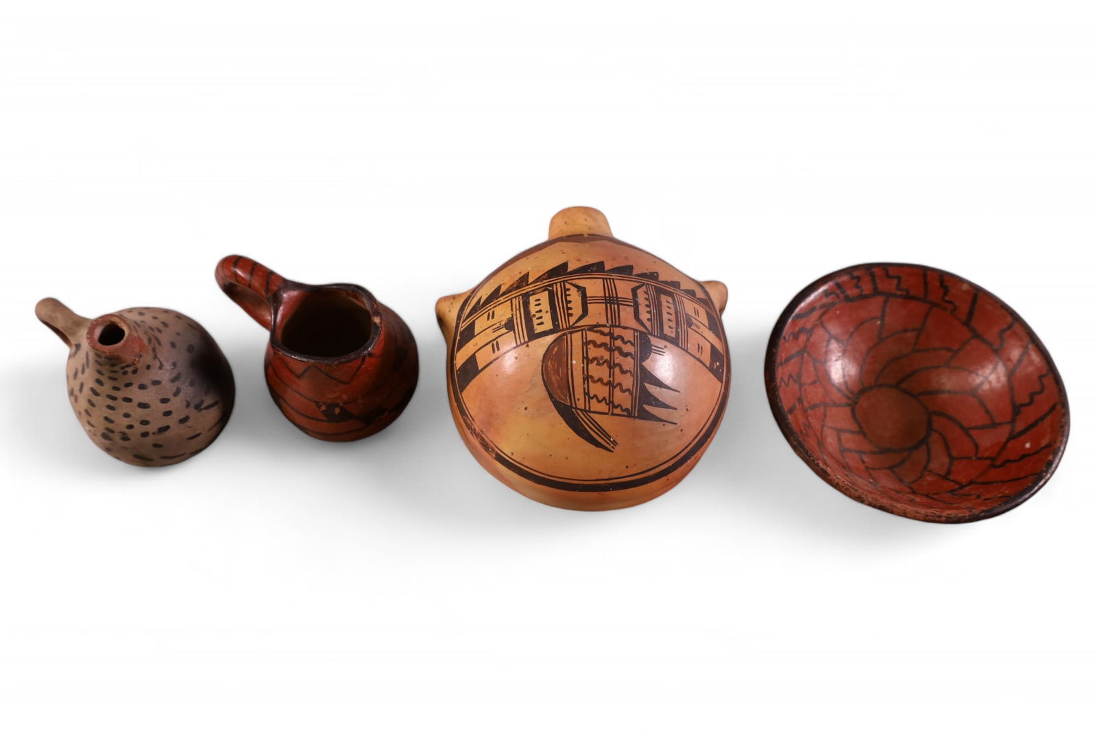4 PIECES OF NATIVE AMERICAN POTTERY (1 of 4)