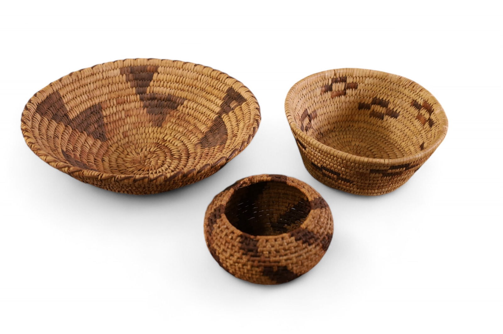 3 NATIVE AMERICAN BASKETS (1 of 5)